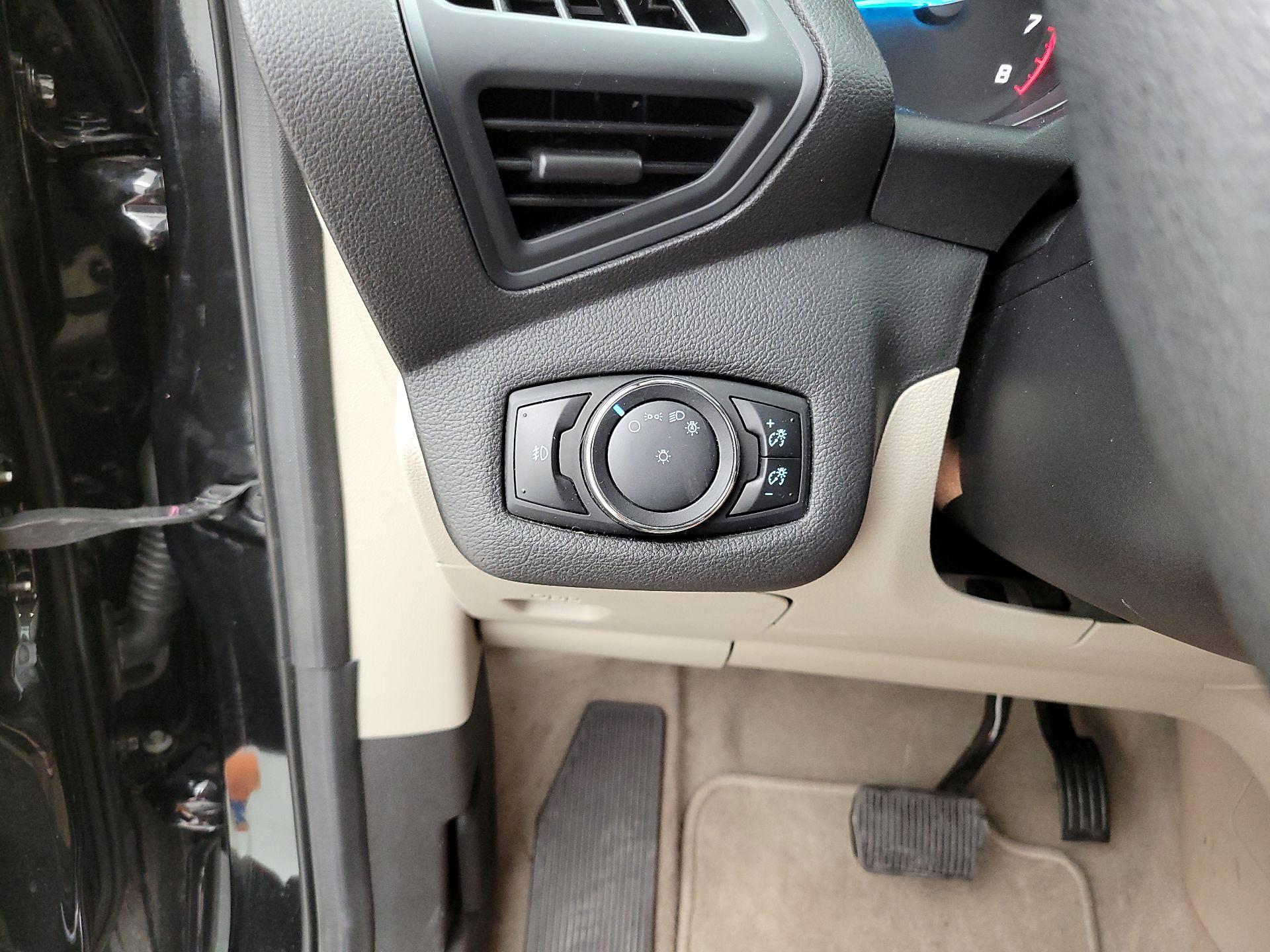 Thumbnail: 2015 Ford Escape - 13
