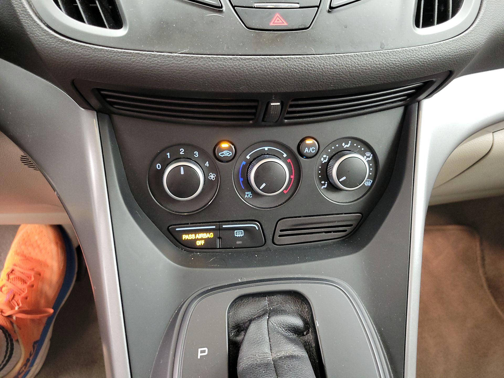 Thumbnail: 2015 Ford Escape - 16