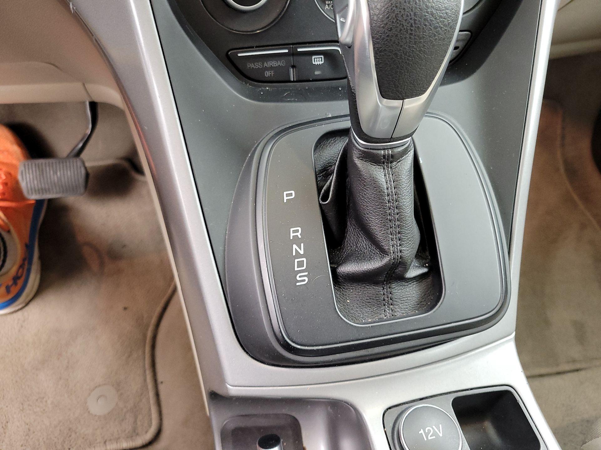 Thumbnail: 2015 Ford Escape - 17