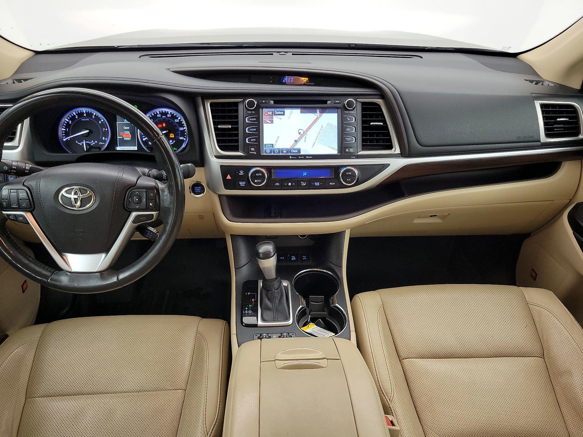 Thumbnail: 2016 Toyota Highlander - 9