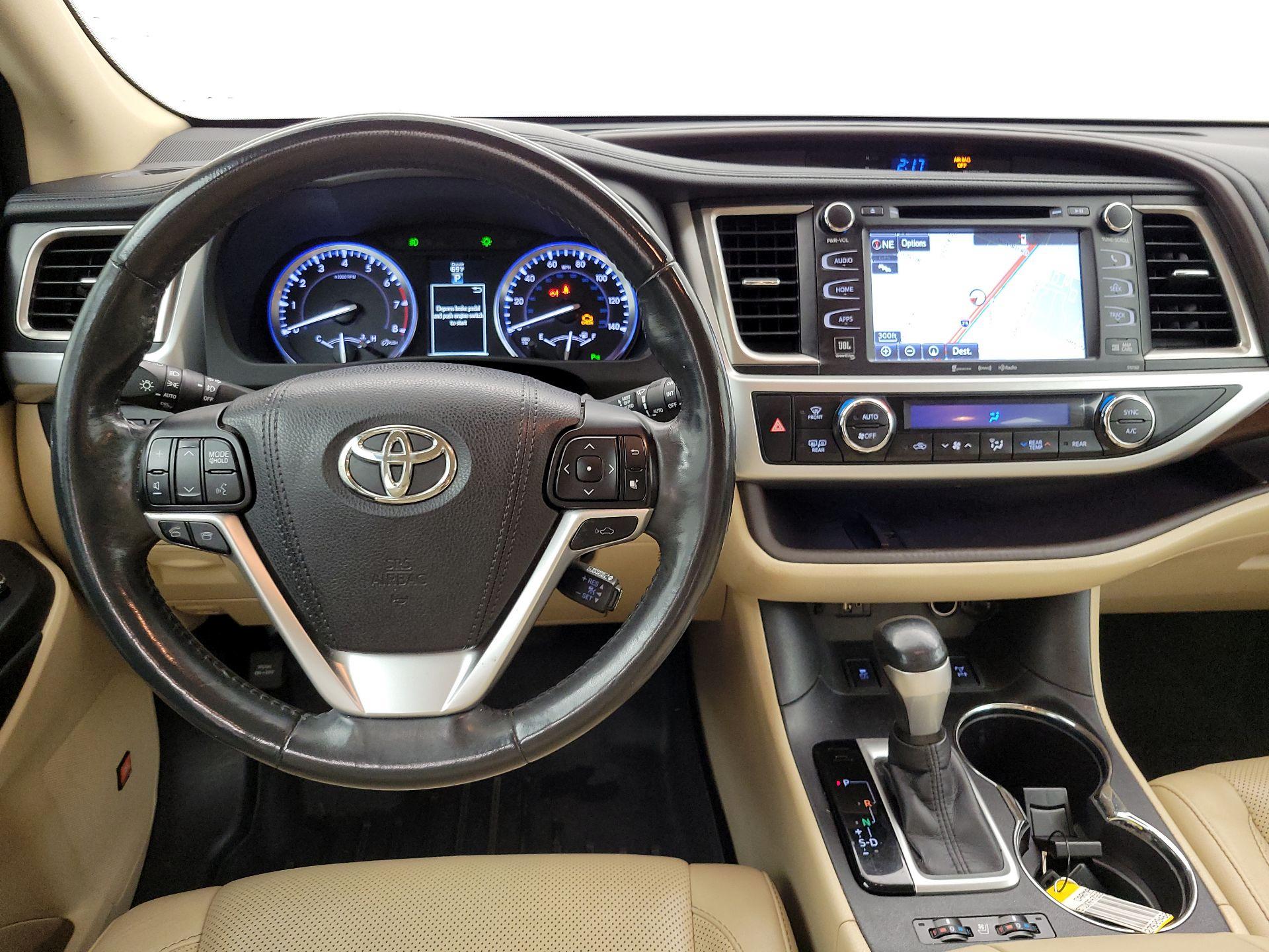 Thumbnail: 2016 Toyota Highlander - 10