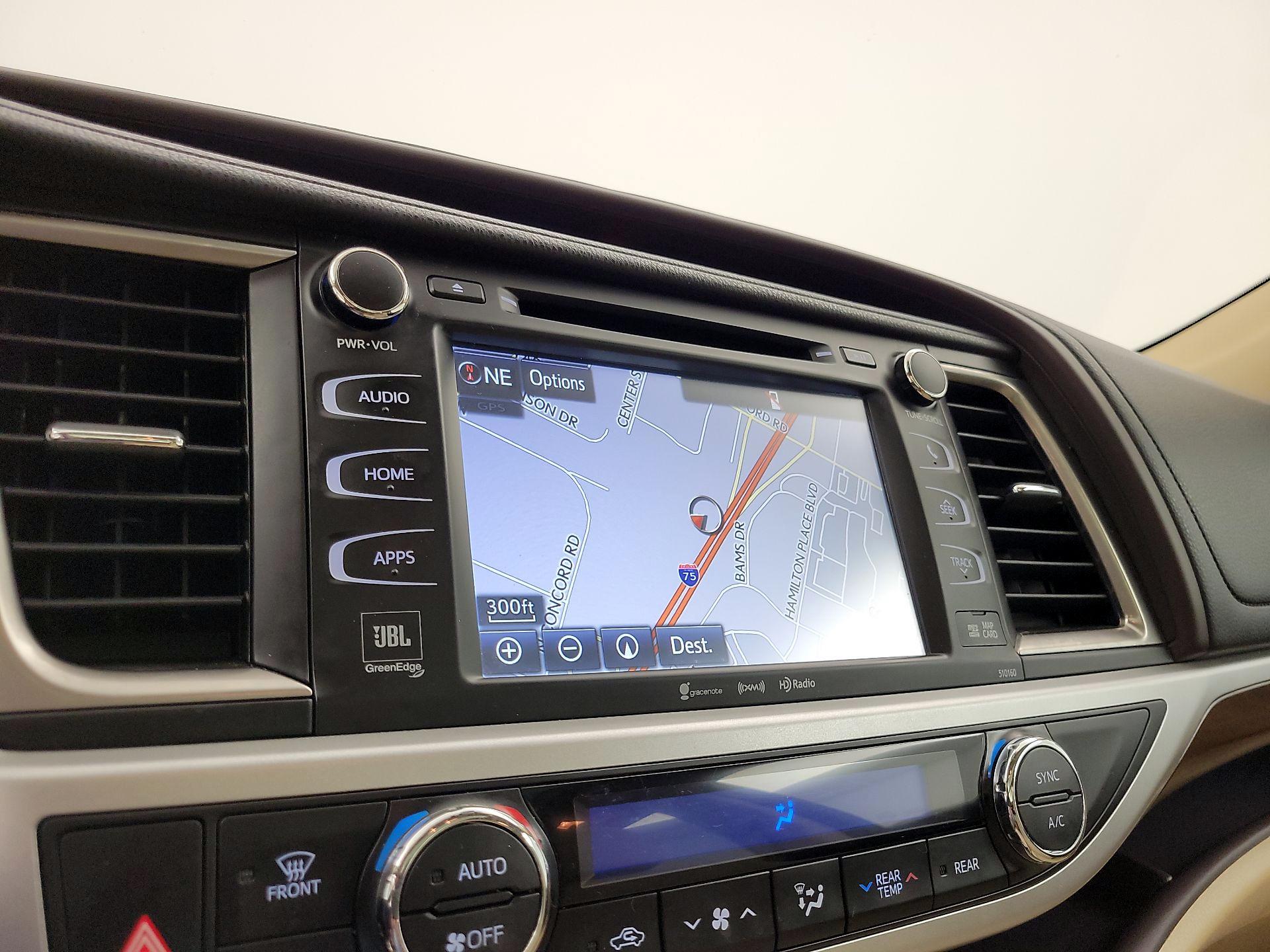 Thumbnail: 2016 Toyota Highlander - 14