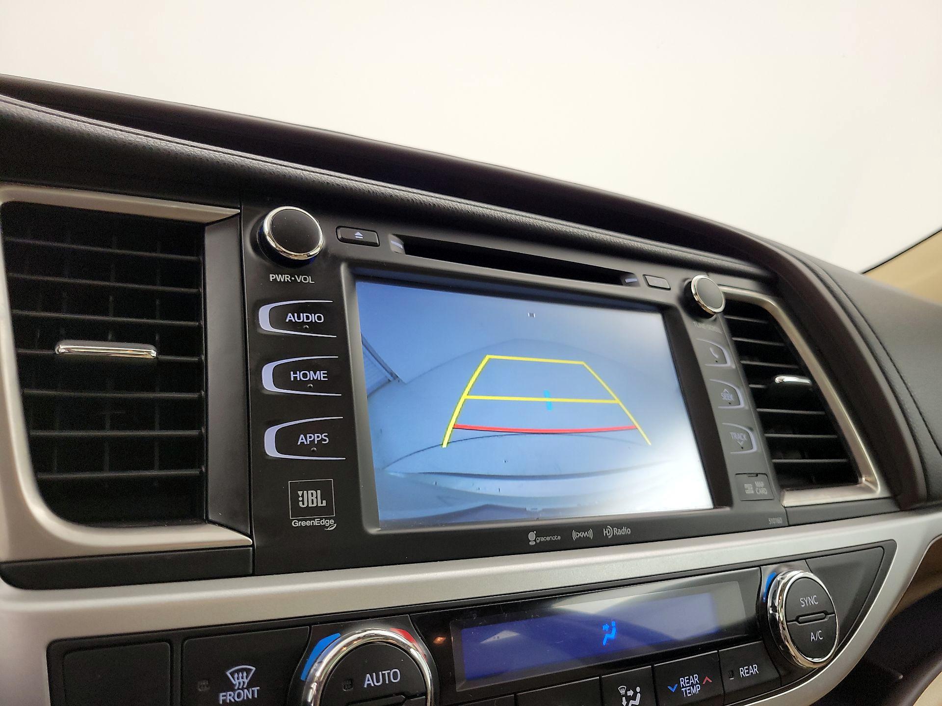 Thumbnail: 2016 Toyota Highlander - 15