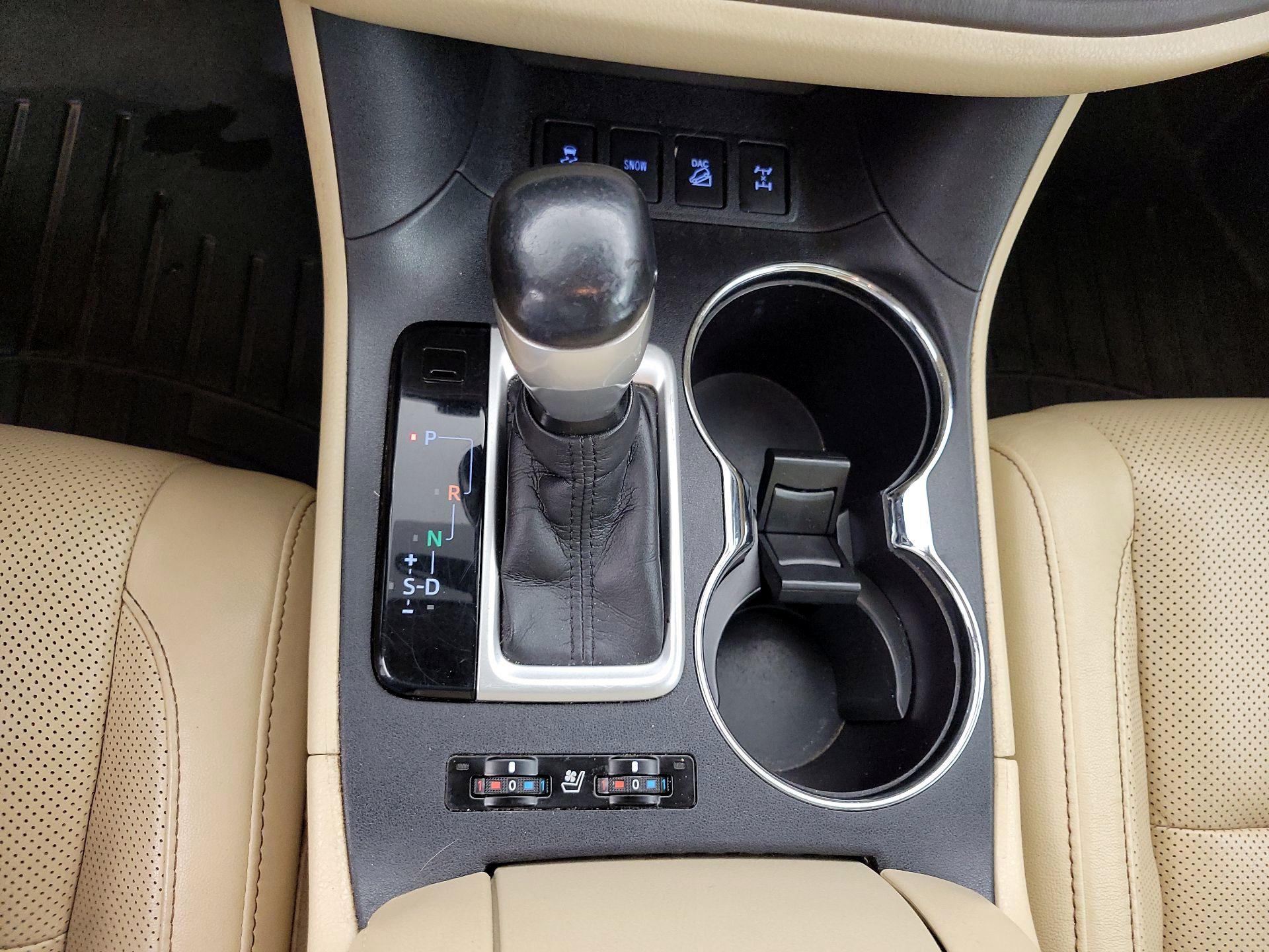 Thumbnail: 2016 Toyota Highlander - 18