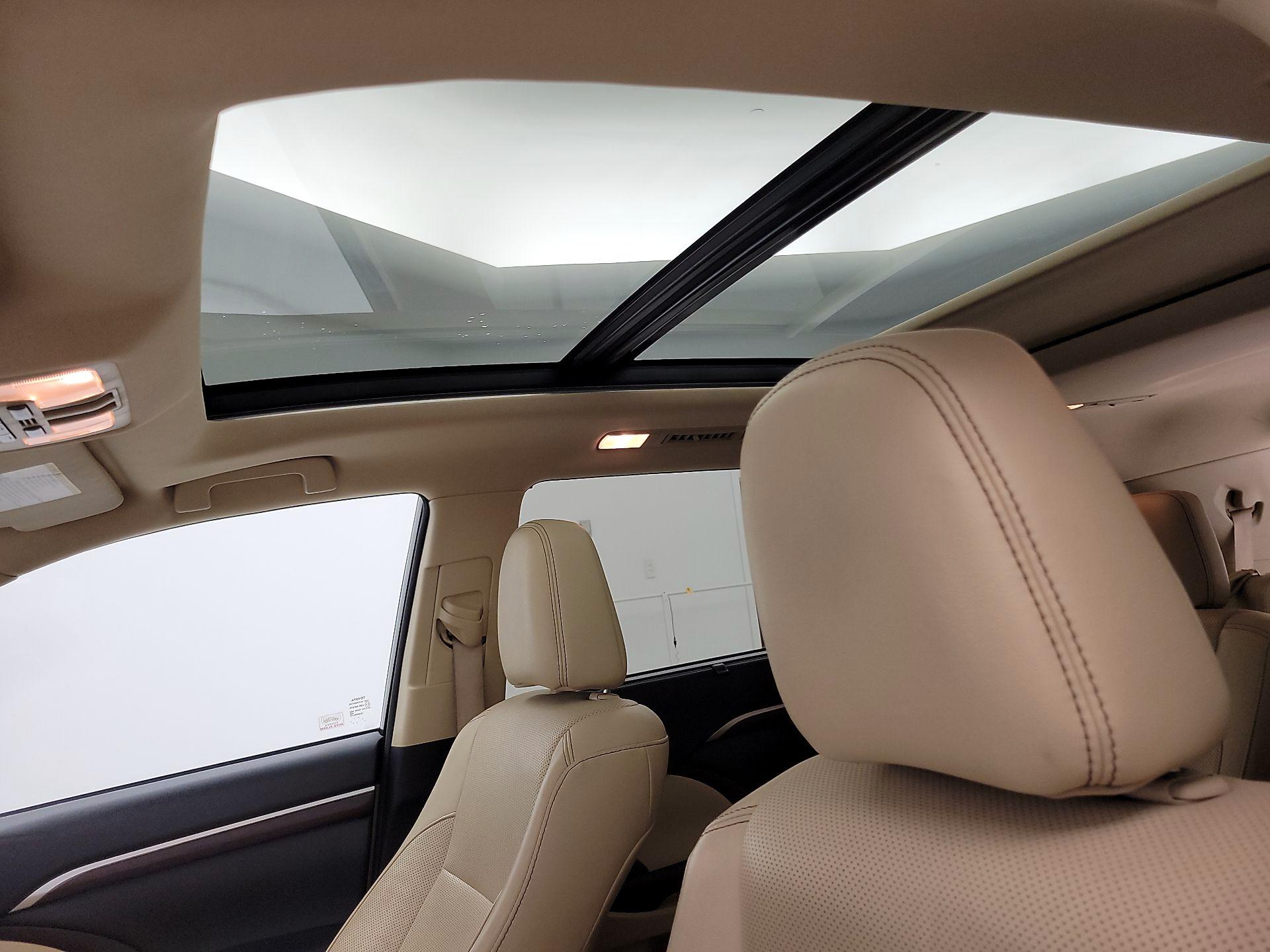 Thumbnail: 2016 Toyota Highlander - 20