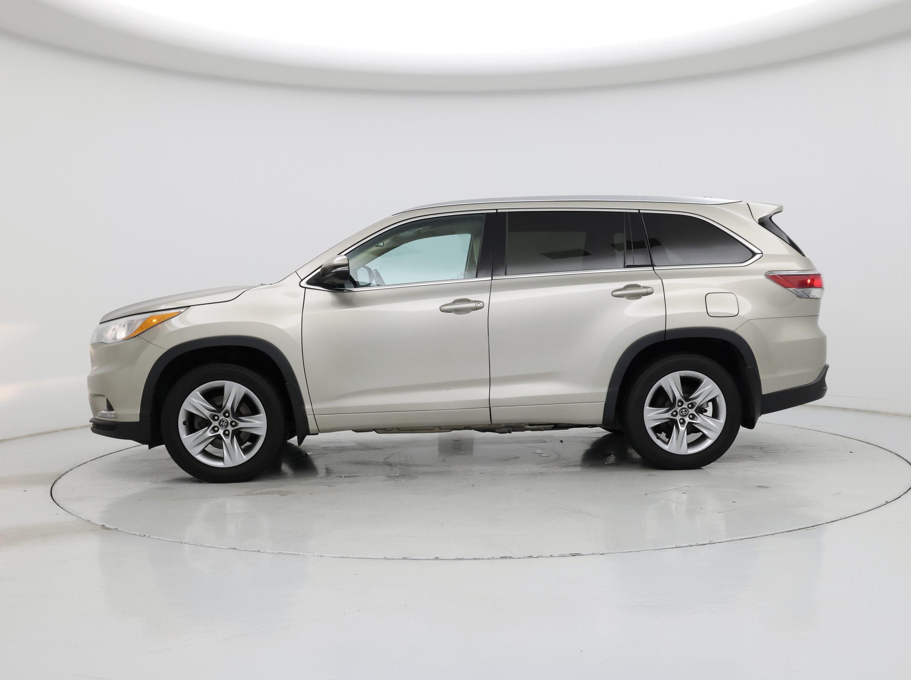 Thumbnail: 2016 Toyota Highlander - 3