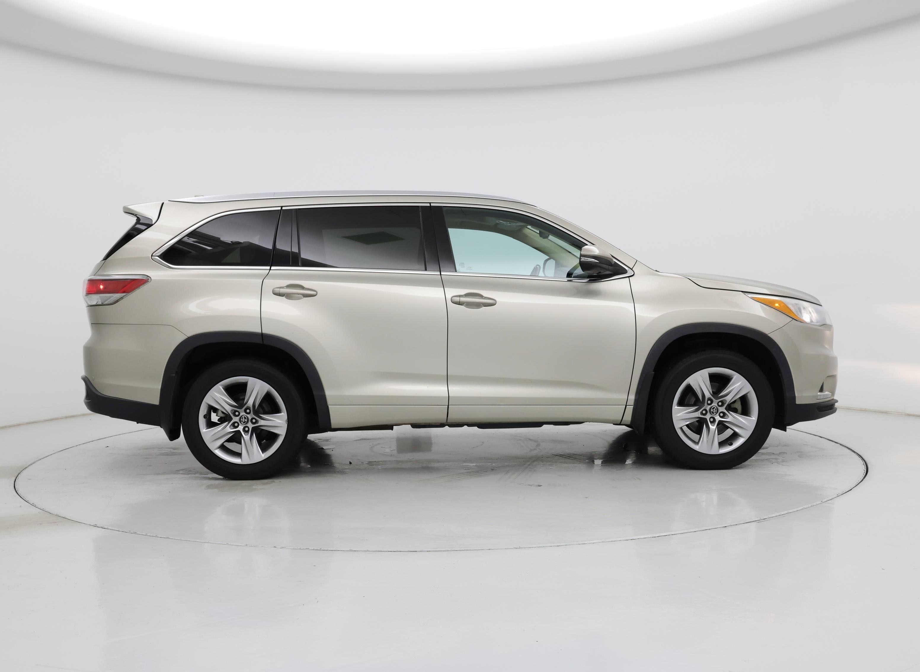 Thumbnail: 2016 Toyota Highlander - 7