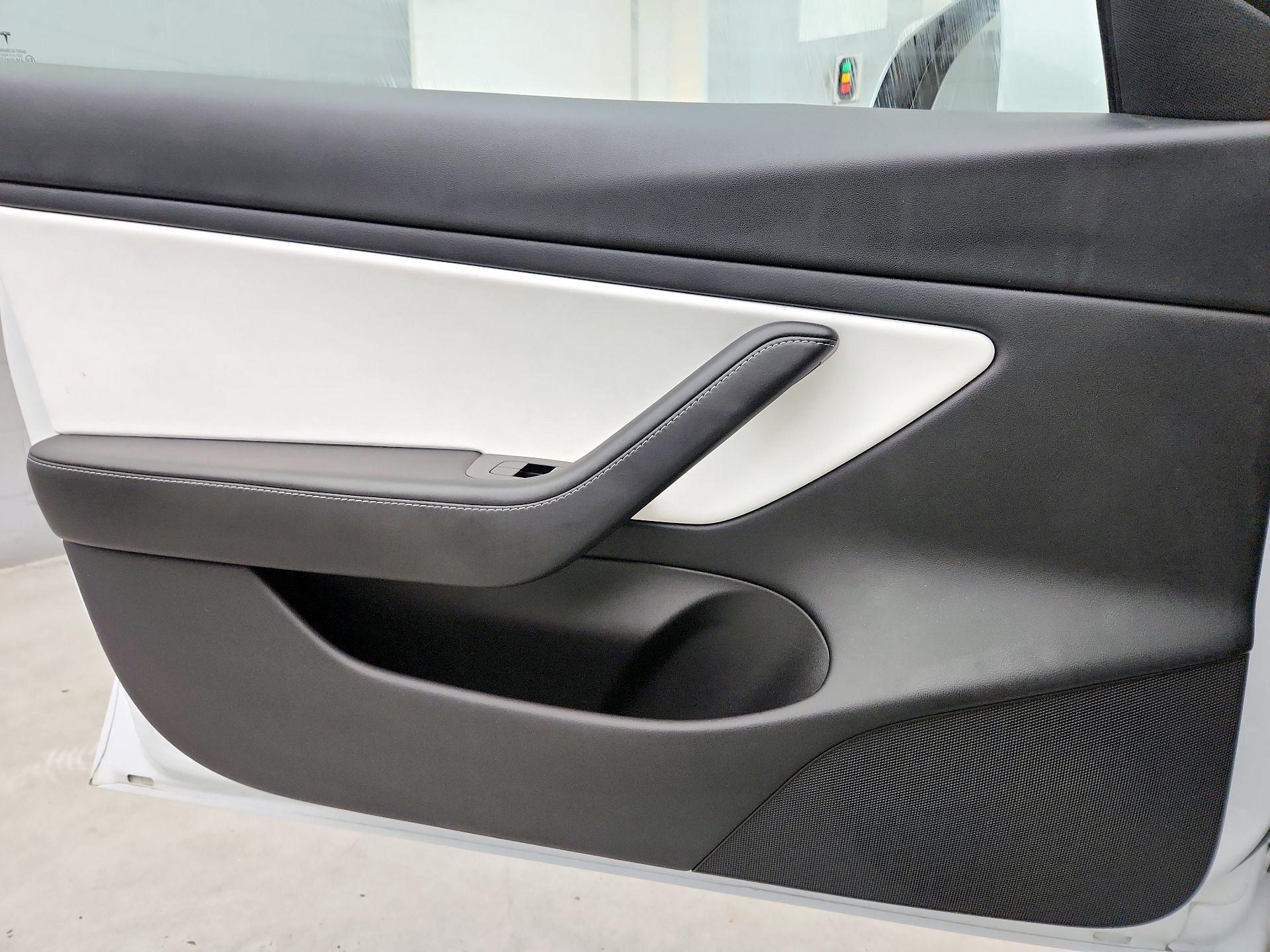 Thumbnail: 2020 Tesla Model 3 - 12