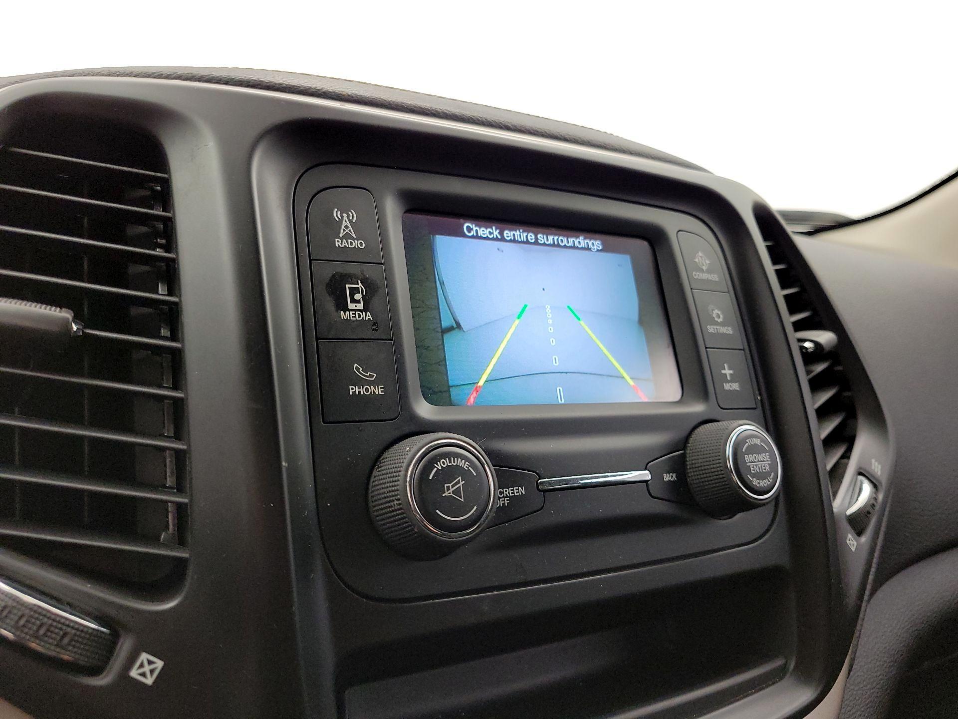 Thumbnail: 2016 Jeep Cherokee - 14