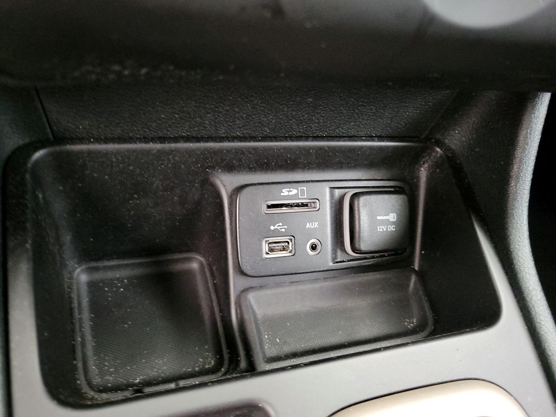 Thumbnail: 2016 Jeep Cherokee - 18