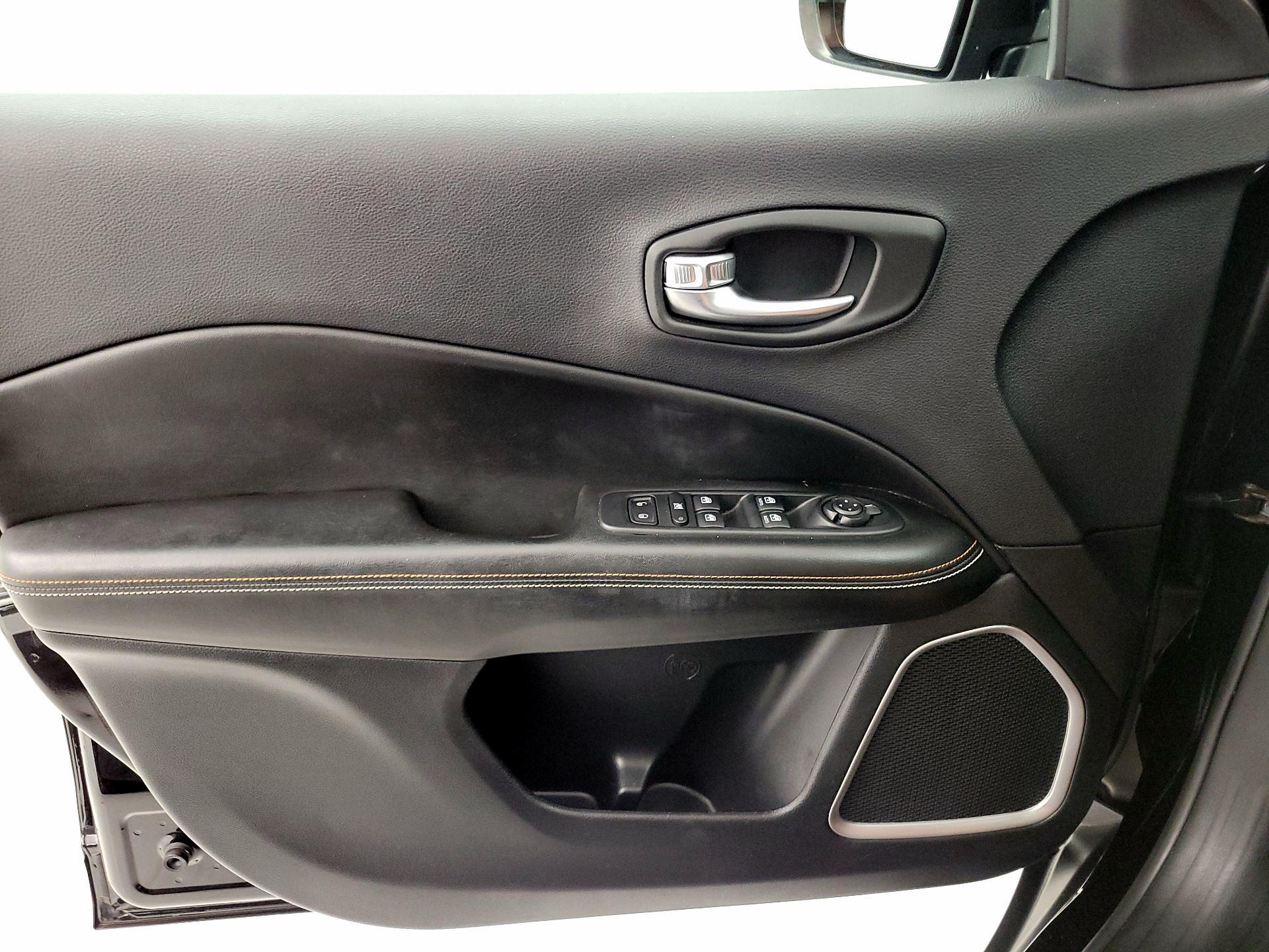 Thumbnail: 2019 Jeep Compass - 12