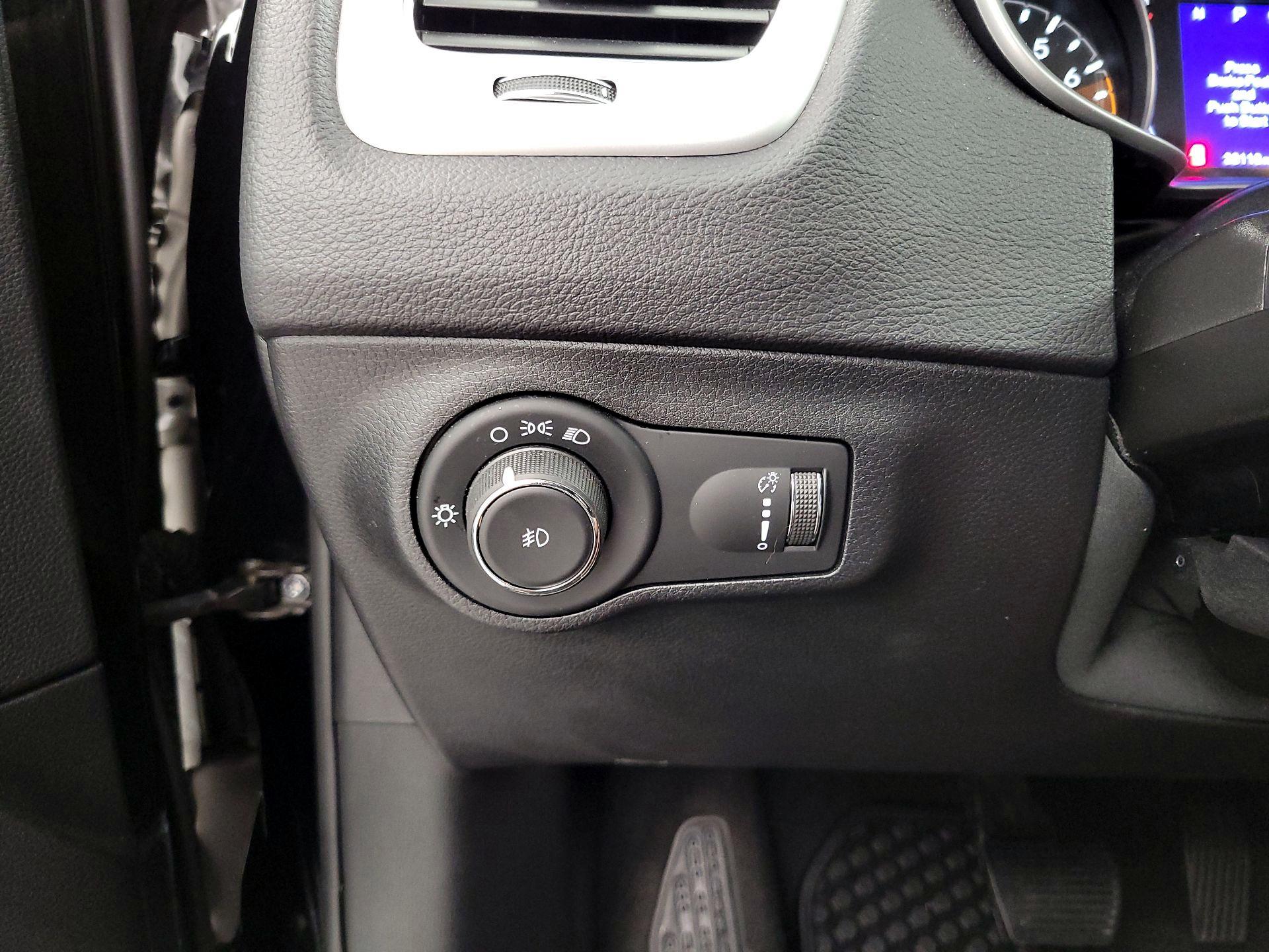 Thumbnail: 2019 Jeep Compass - 13