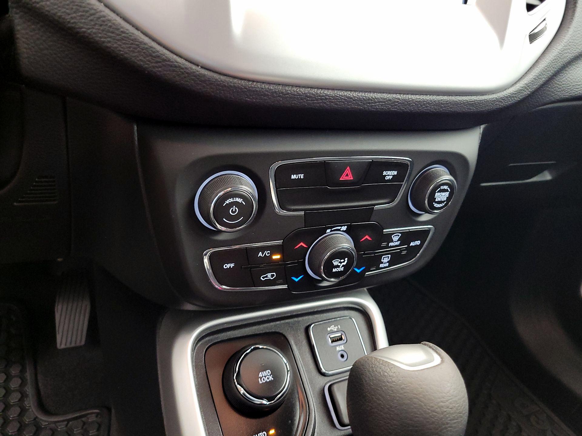 Thumbnail: 2019 Jeep Compass - 16