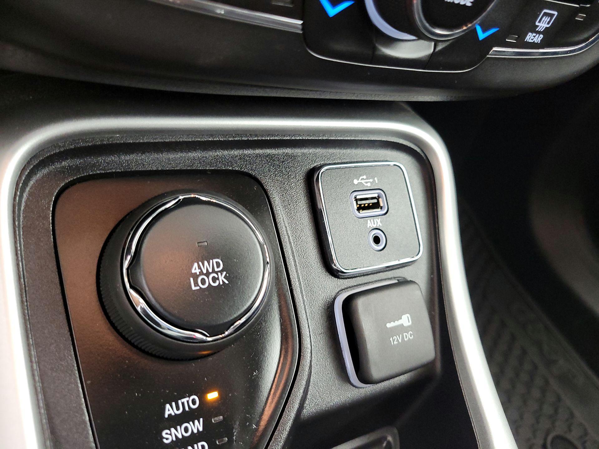 Thumbnail: 2019 Jeep Compass - 18