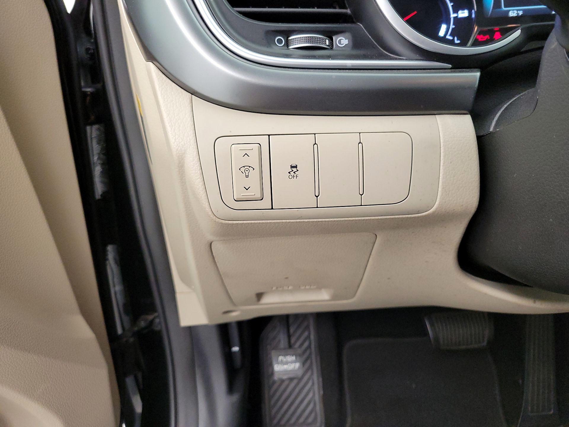Thumbnail: 2015 Kia Optima - 13