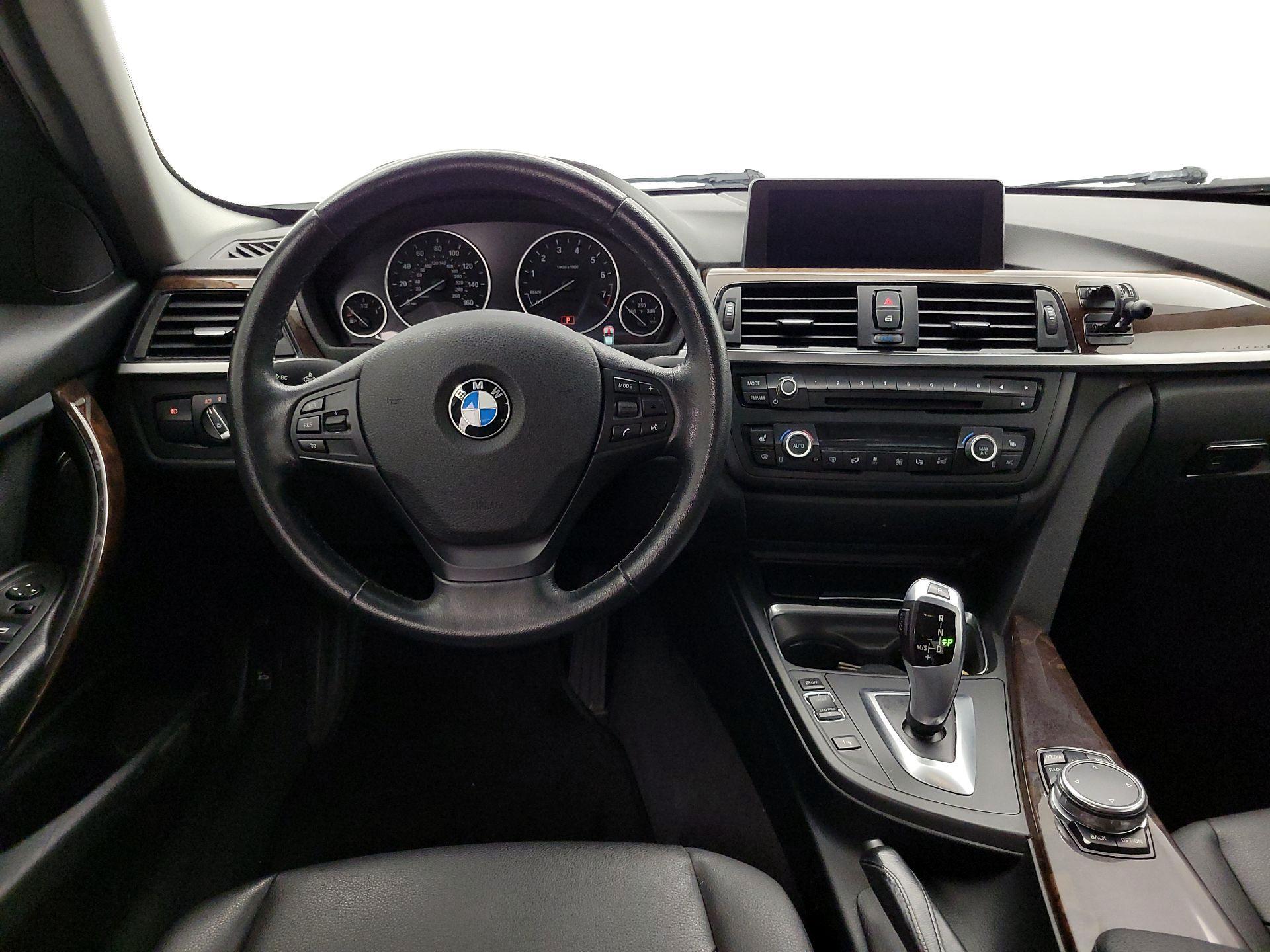 Thumbnail: 2015 BMW 3 Series - 10