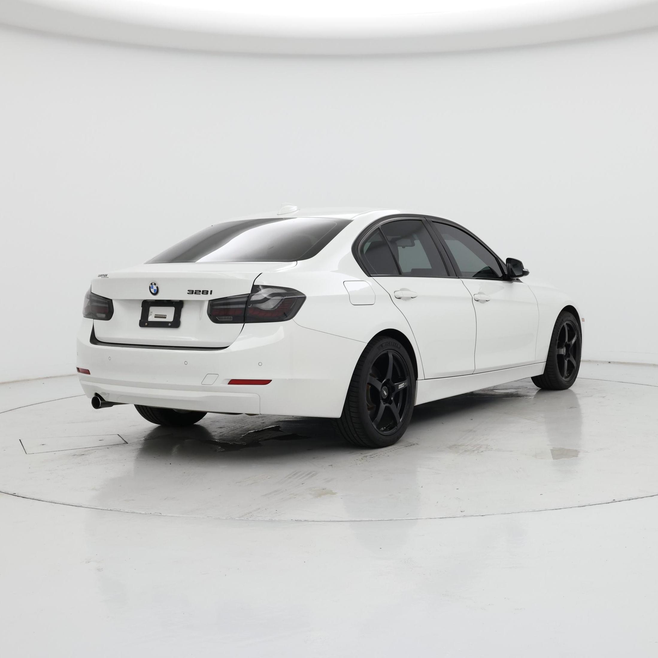 Thumbnail: 2015 BMW 3 Series - 8