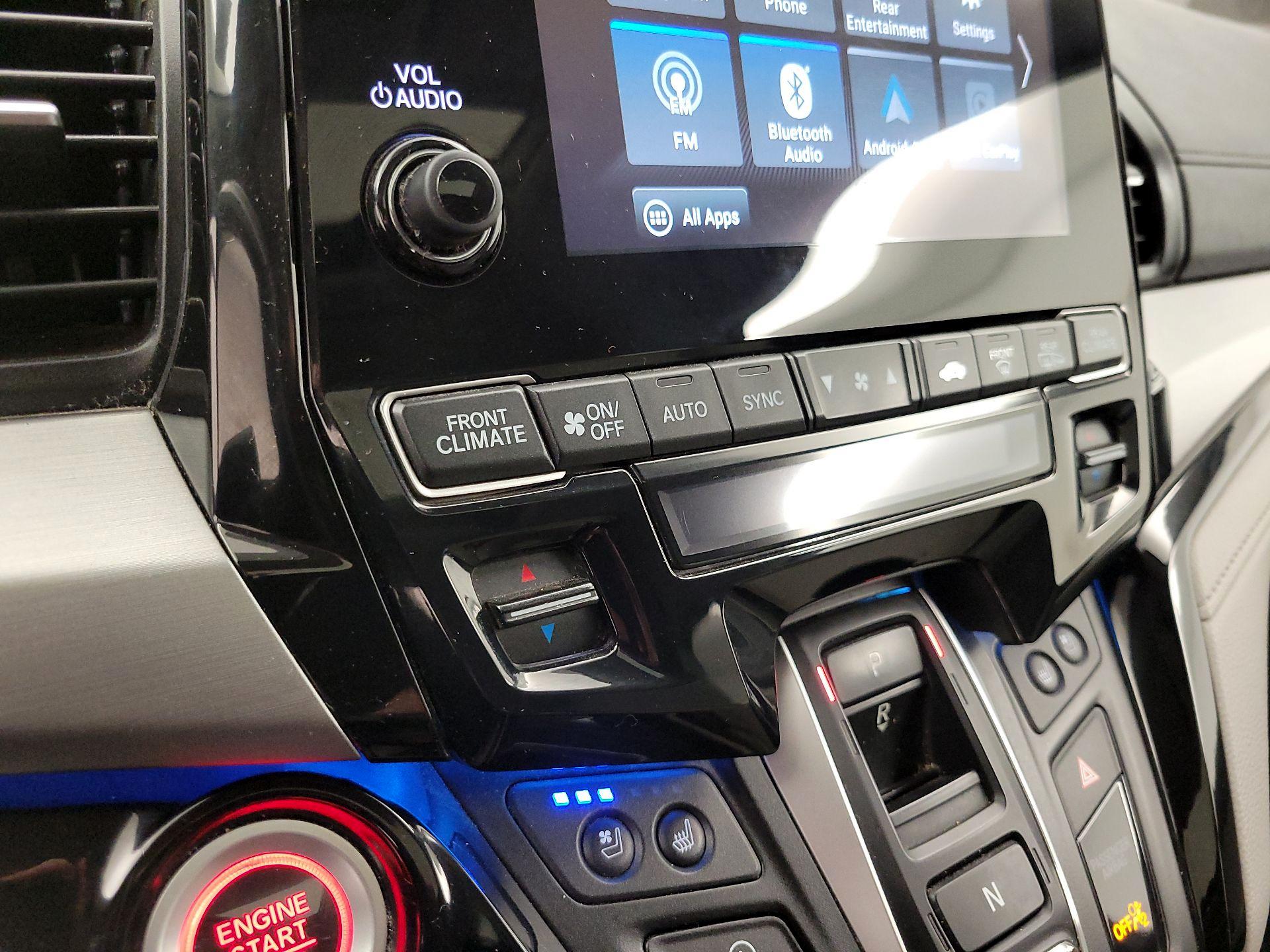 Thumbnail: 2018 Honda Odyssey - 17