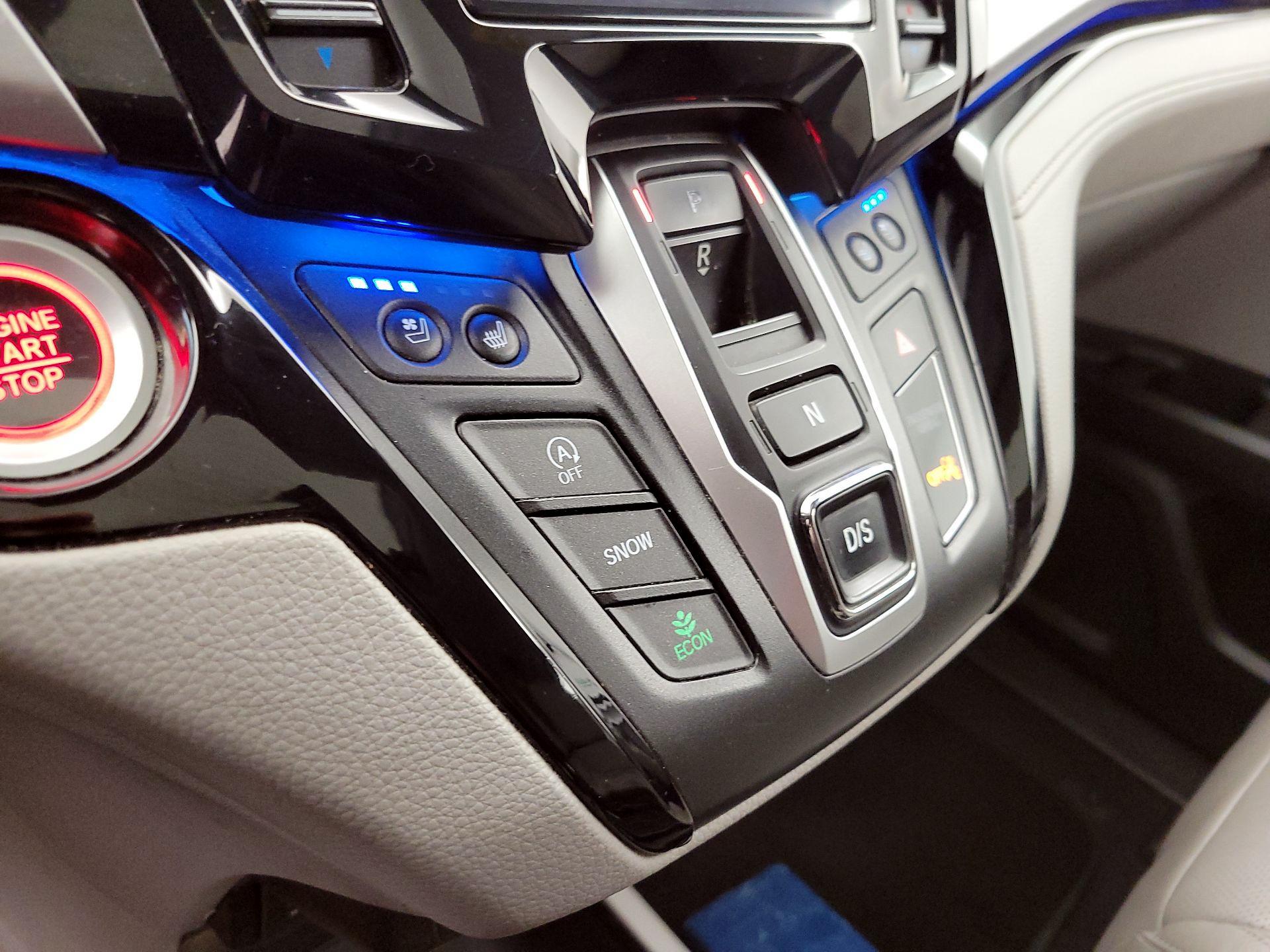 Thumbnail: 2018 Honda Odyssey - 18