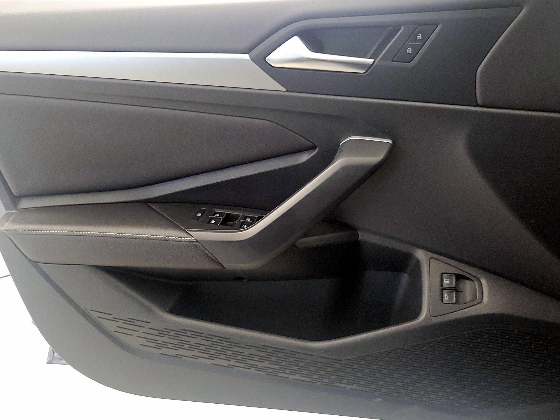 Thumbnail: 2022 Volkswagen Jetta - 12