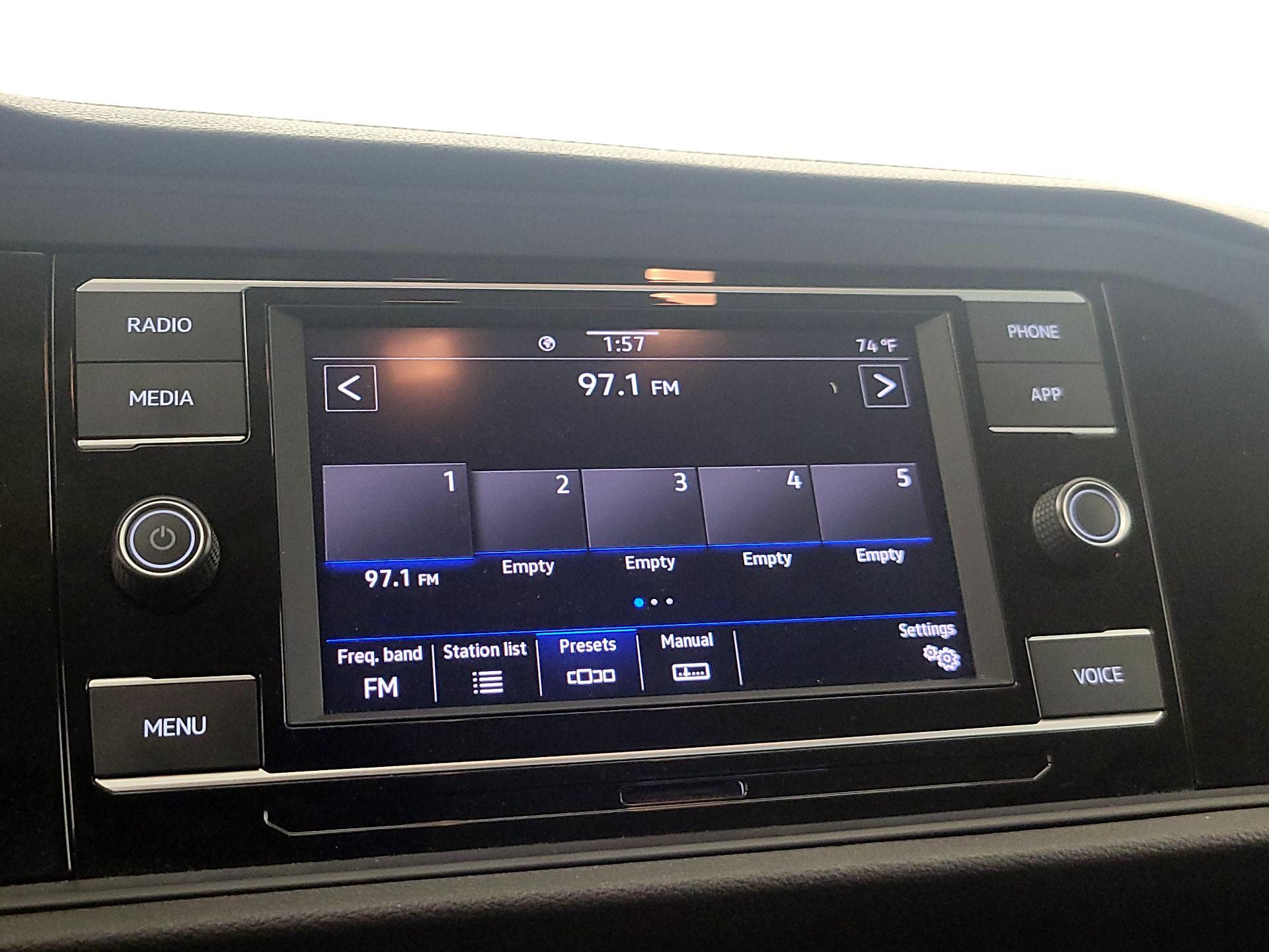 Thumbnail: 2022 Volkswagen Jetta - 15