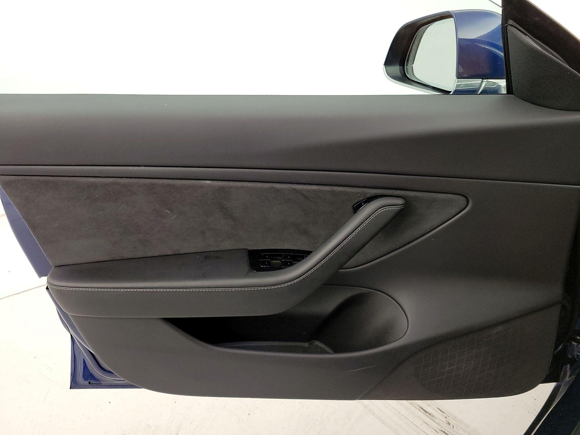 Thumbnail: 2019 Tesla Model 3 - 12