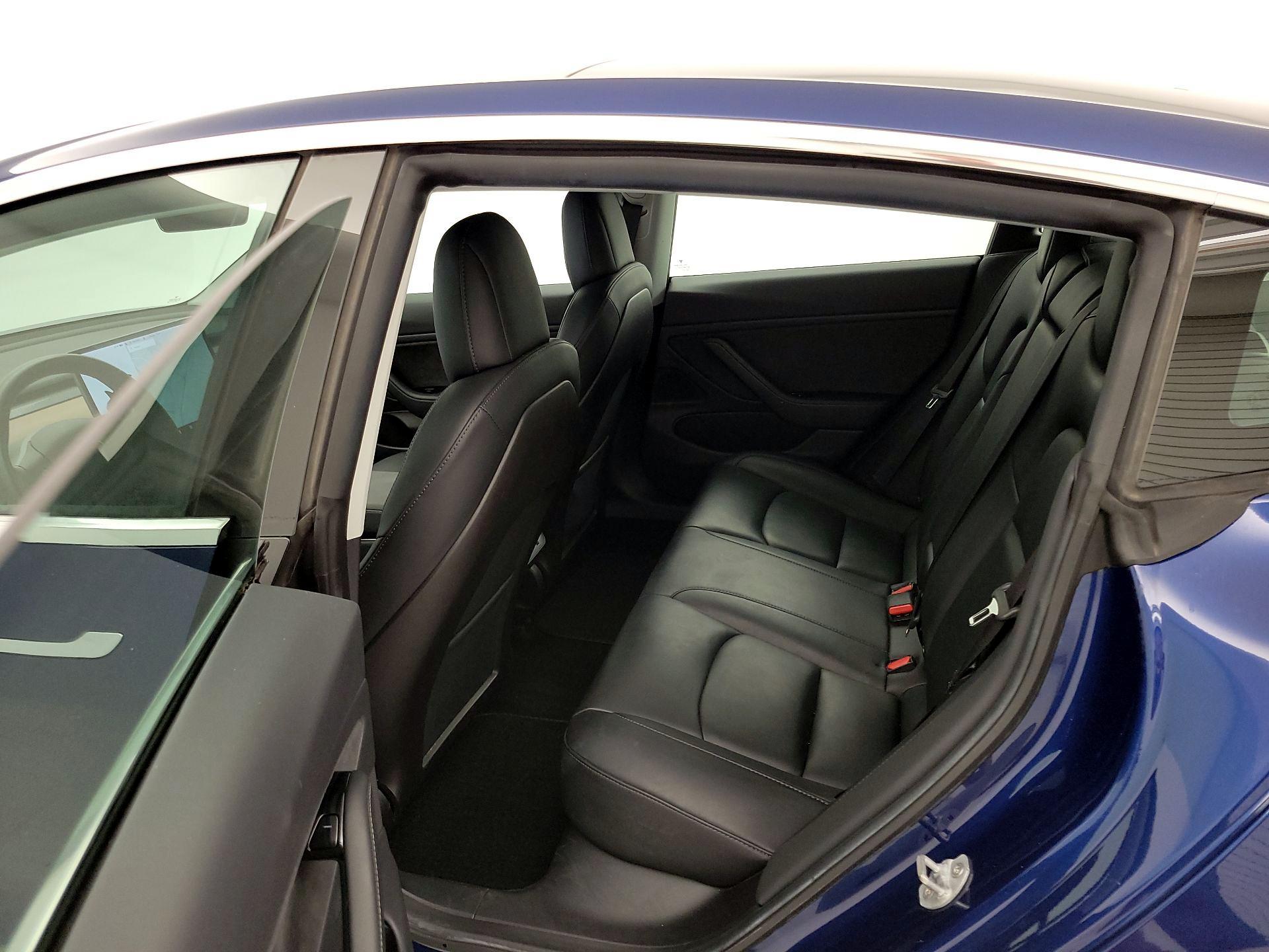 Thumbnail: 2019 Tesla Model 3 - 20