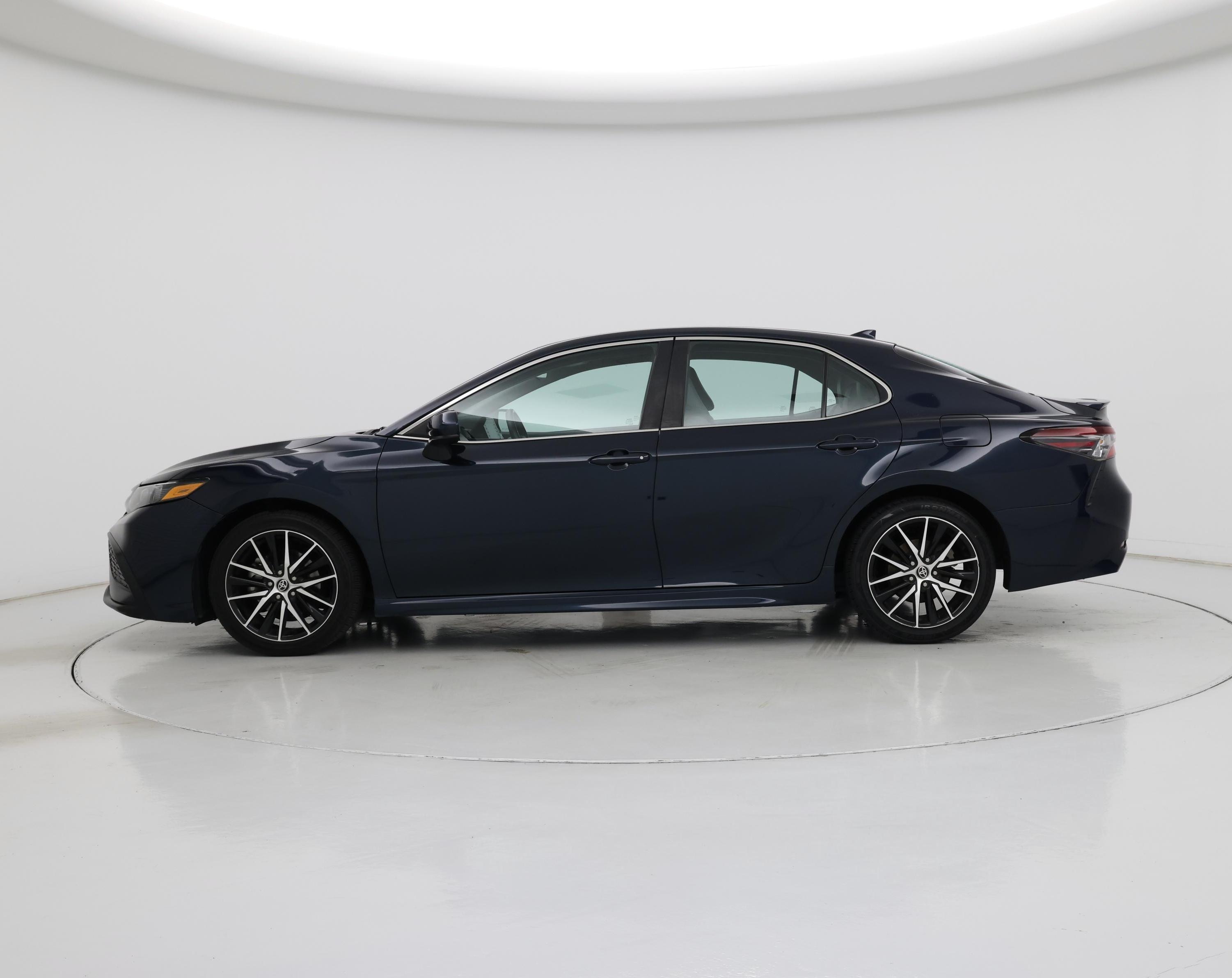 Thumbnail: 2021 Toyota Camry - 3