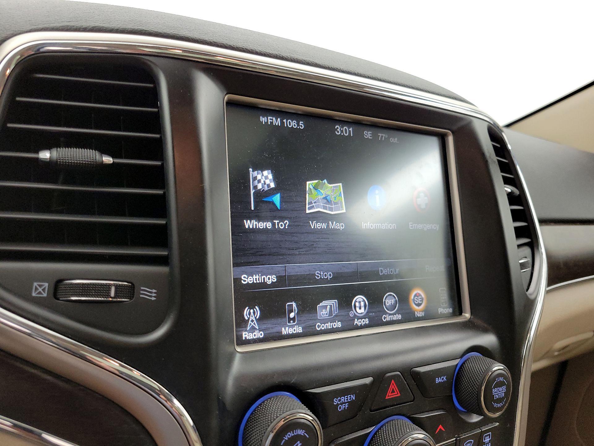 Thumbnail: 2015 Jeep Grand Cherokee - 14