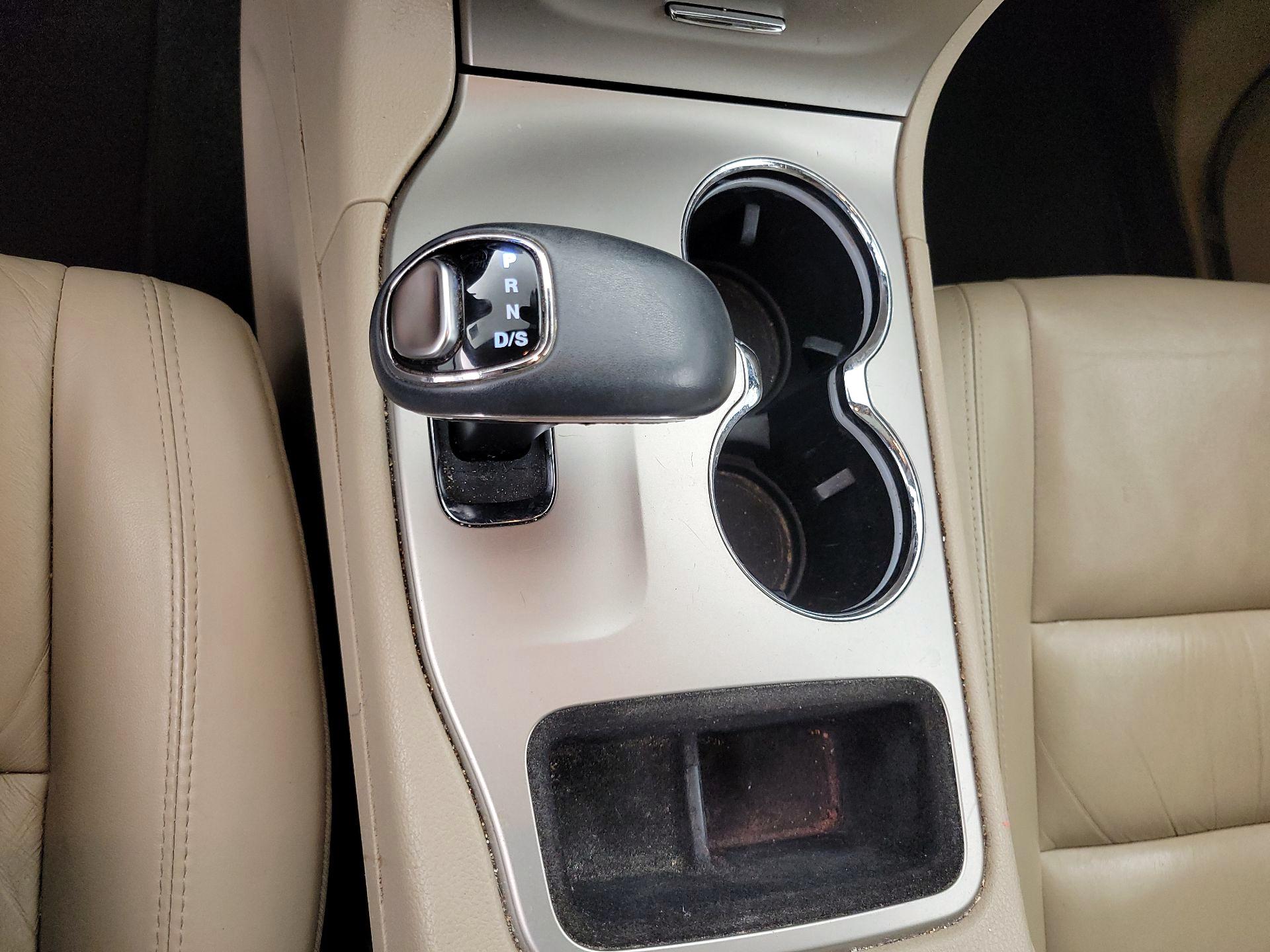 Thumbnail: 2015 Jeep Grand Cherokee - 18