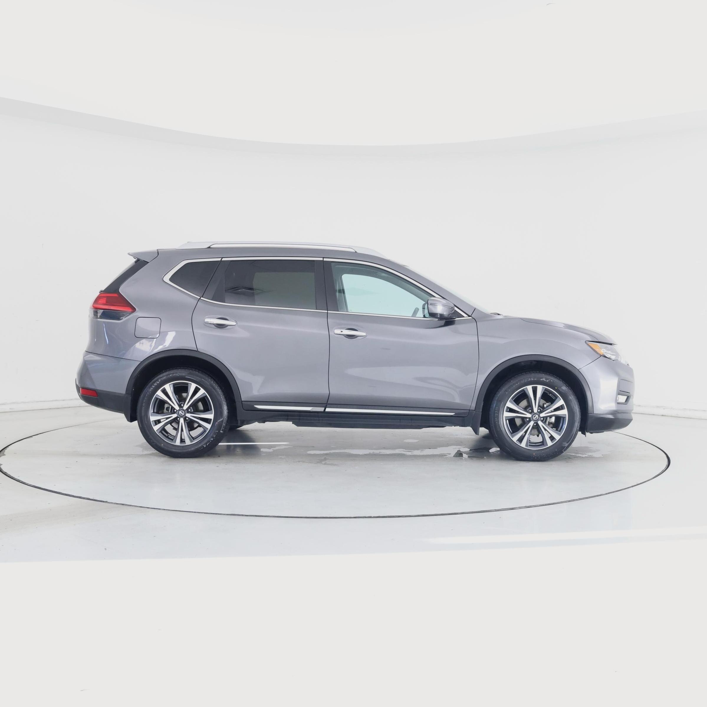 Thumbnail: 2017 Nissan Rogue - 7