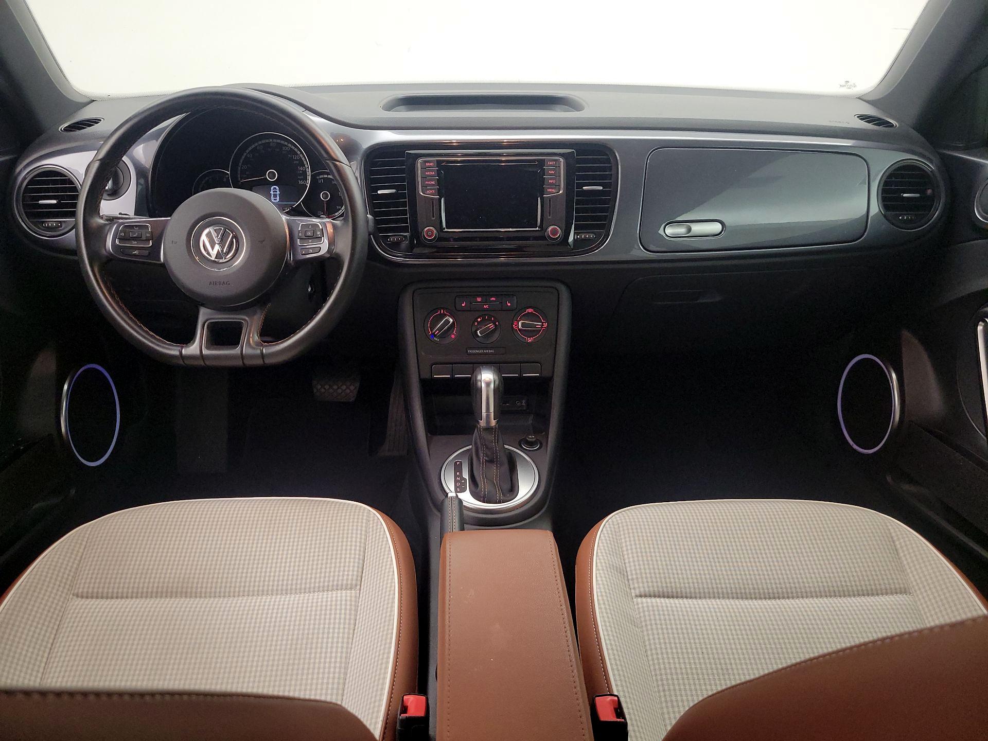 Thumbnail: 2016 Volkswagen Beetle - 9