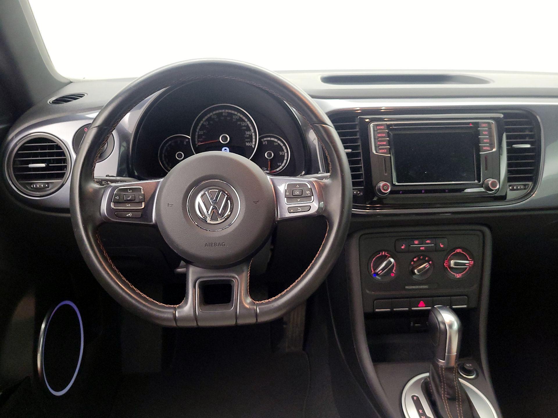Thumbnail: 2016 Volkswagen Beetle - 10