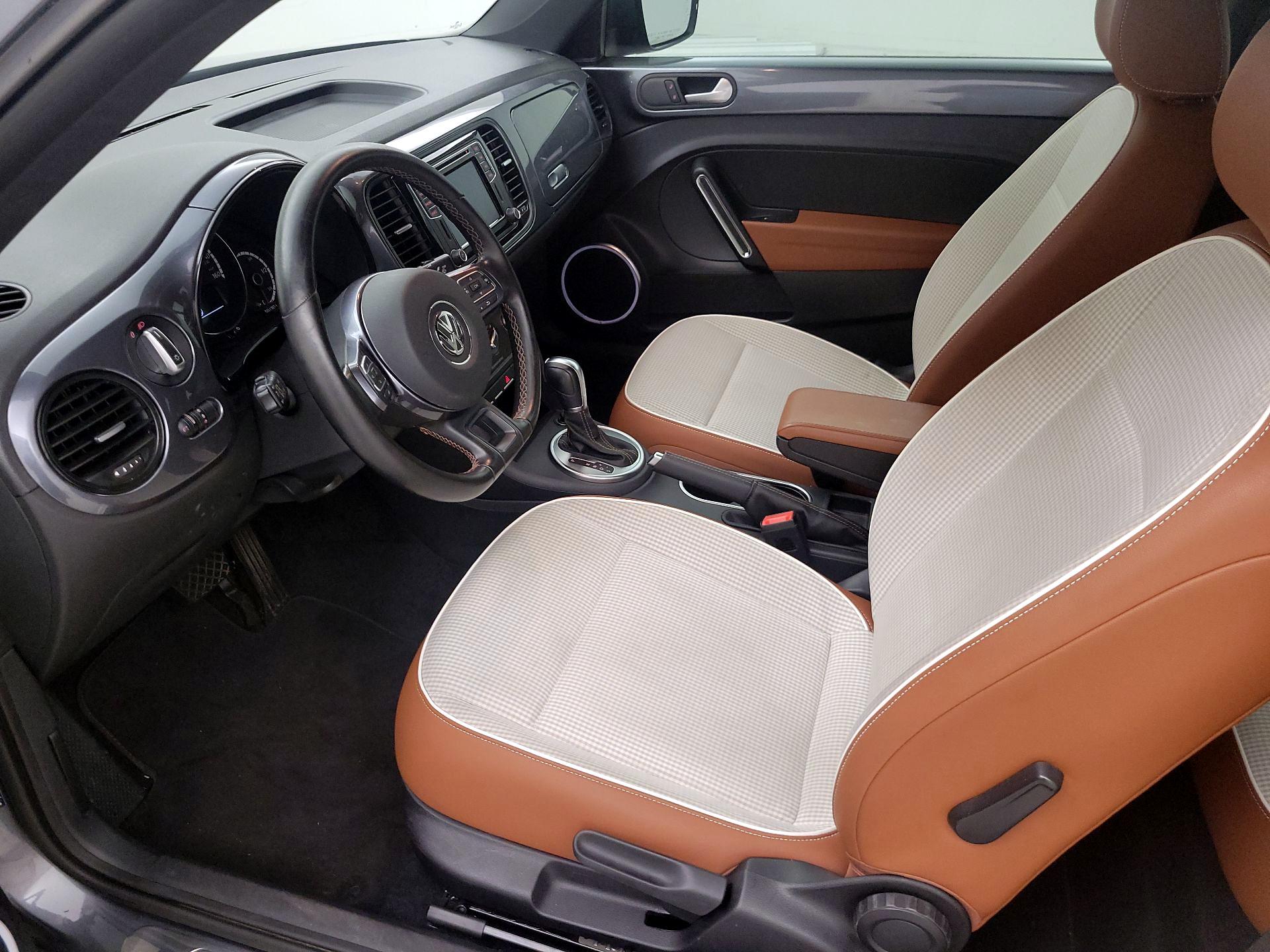Thumbnail: 2016 Volkswagen Beetle - 11