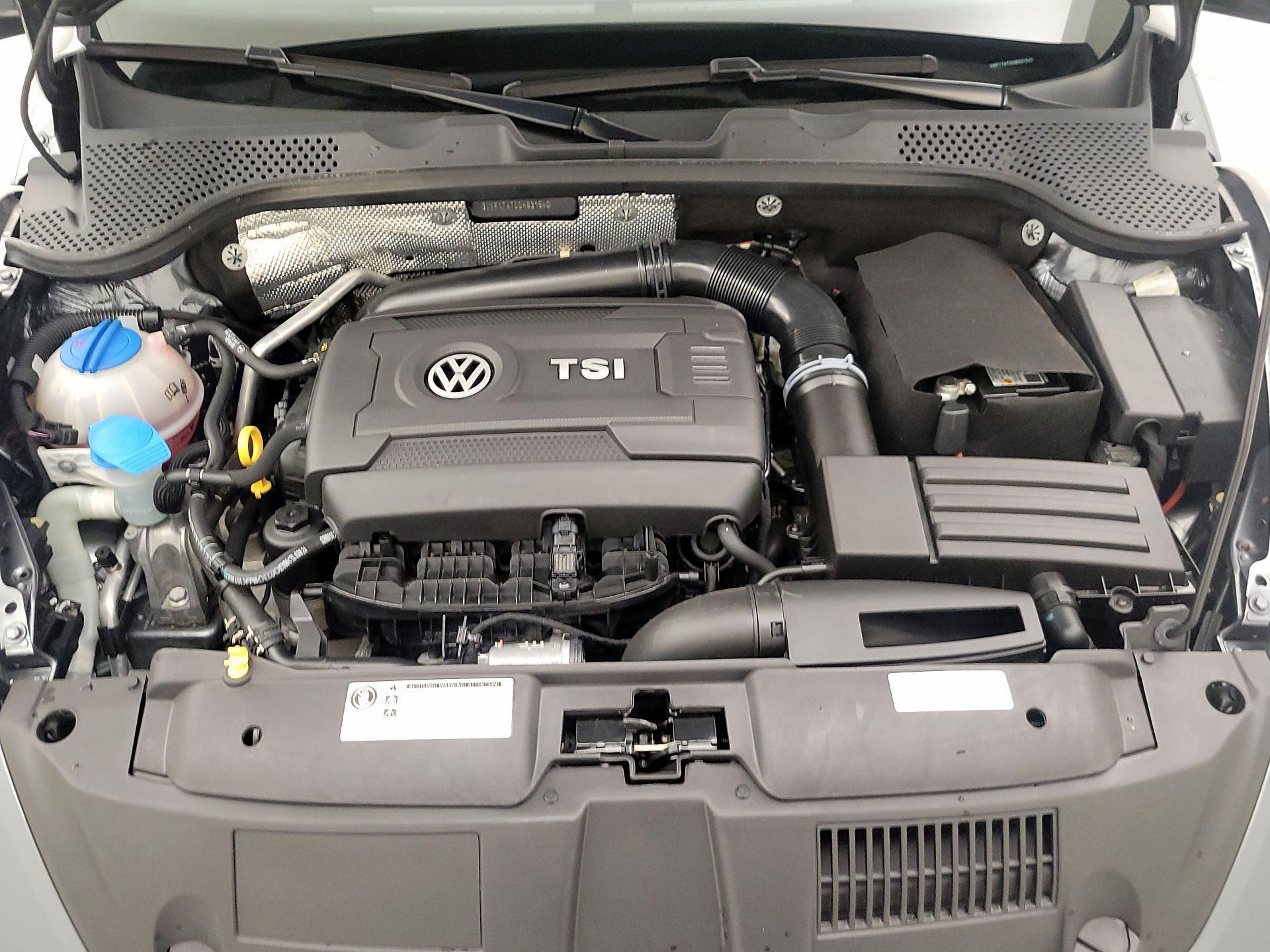 Thumbnail: 2016 Volkswagen Beetle - 20