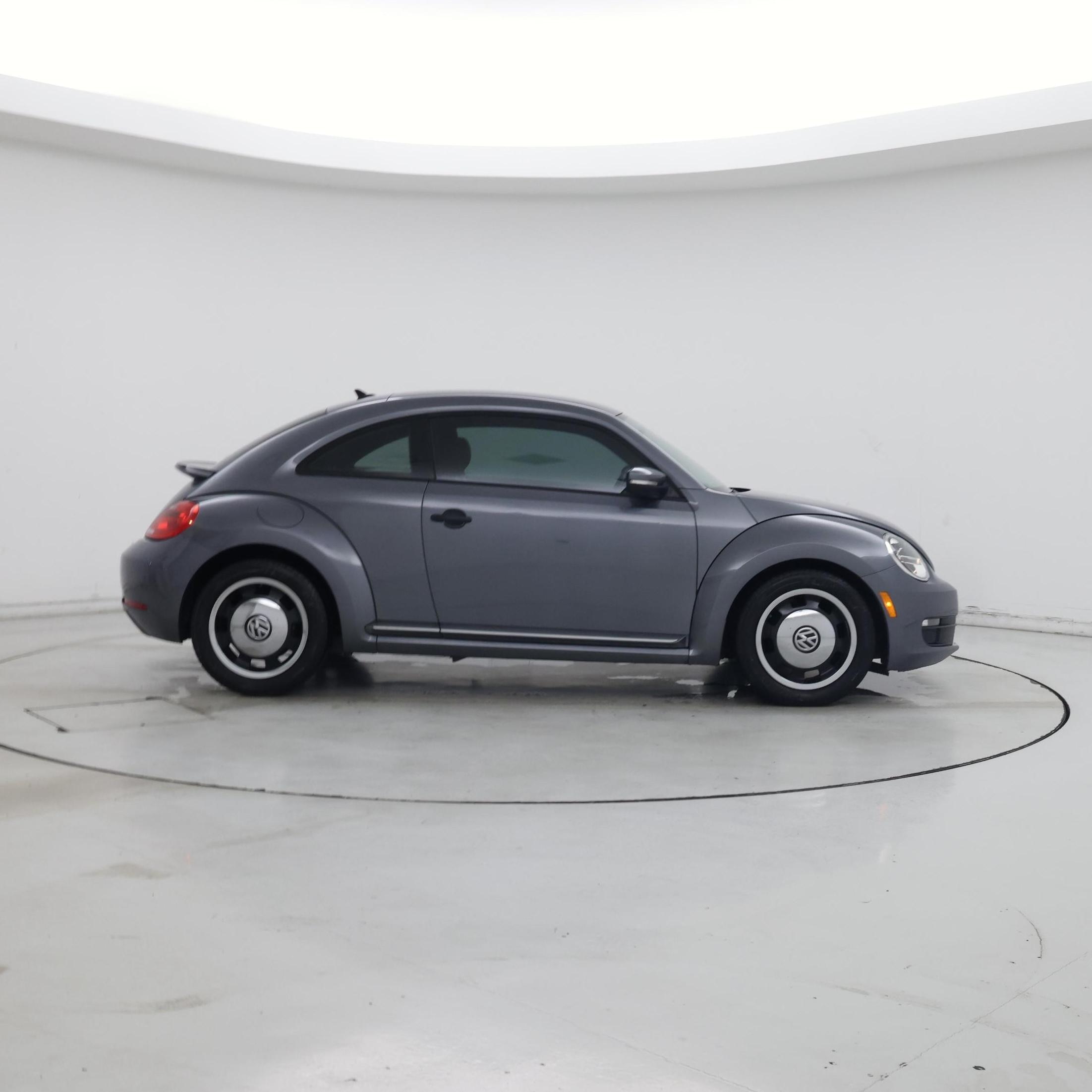 Thumbnail: 2016 Volkswagen Beetle - 7