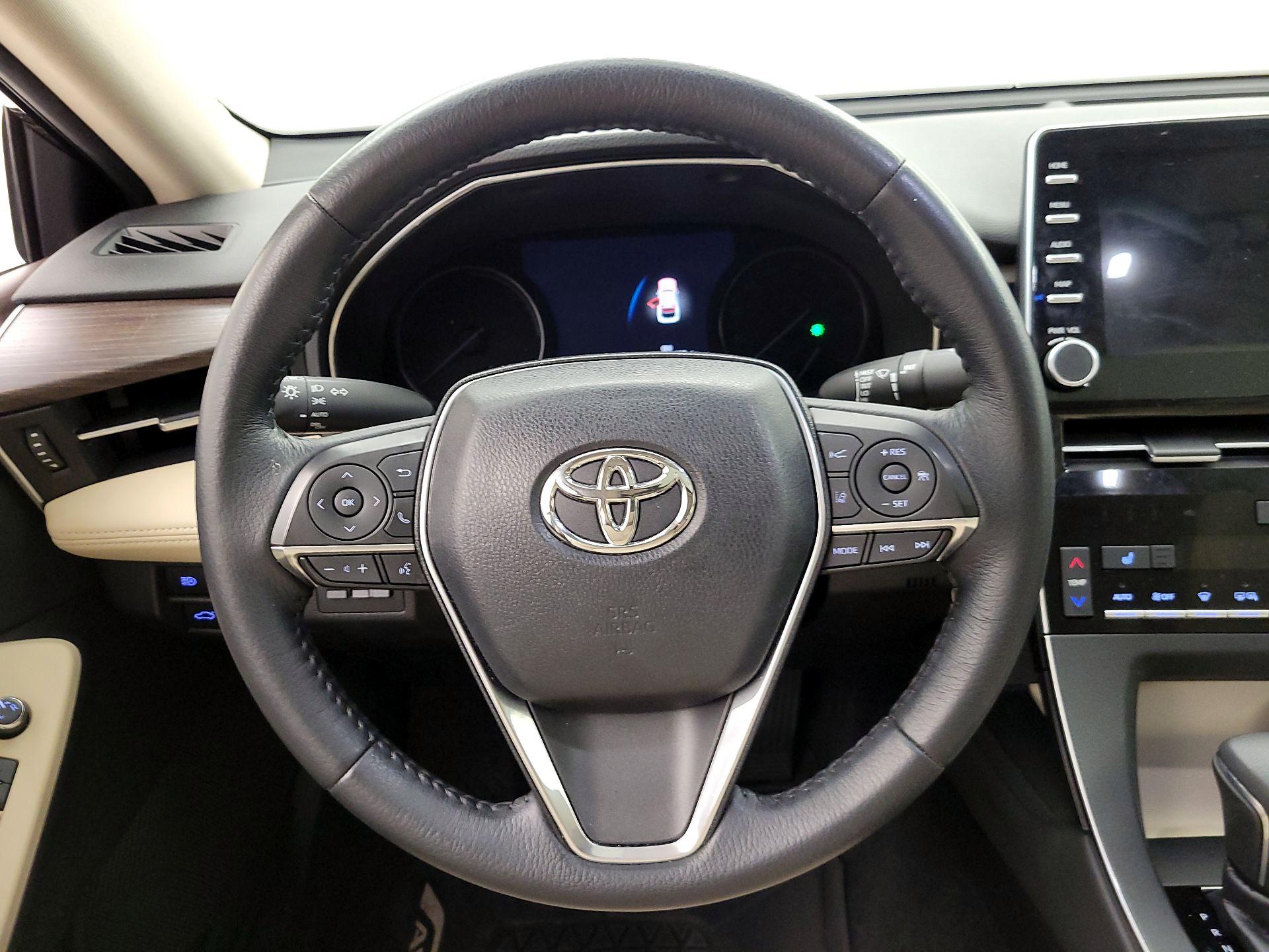 Thumbnail: 2019 Toyota Avalon - 10