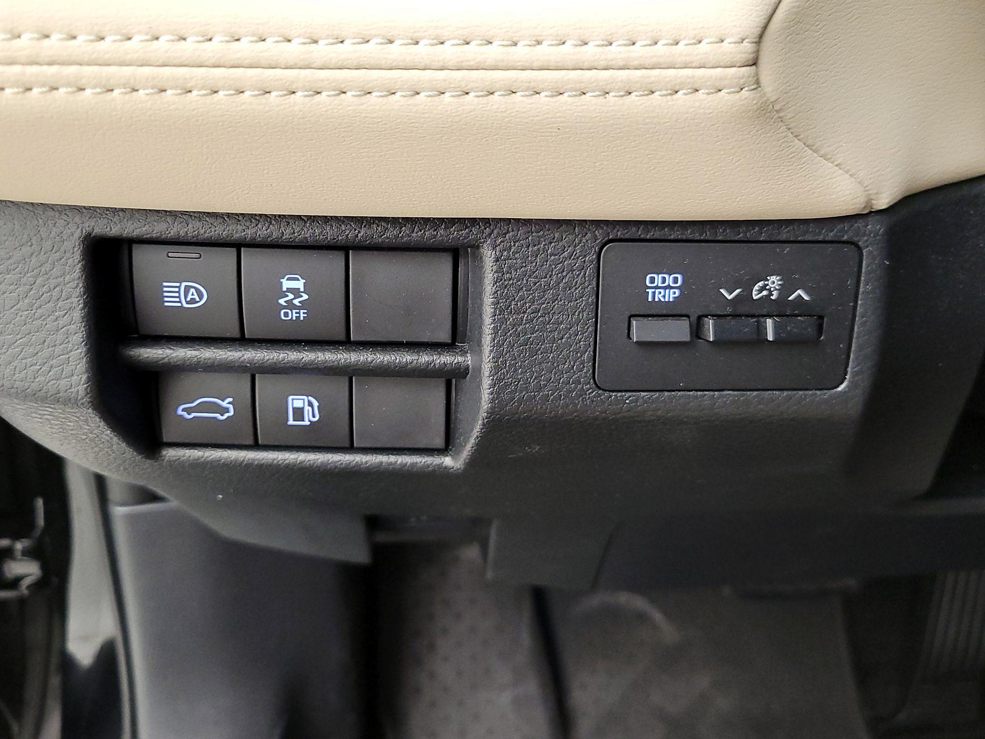 Thumbnail: 2019 Toyota Avalon - 13
