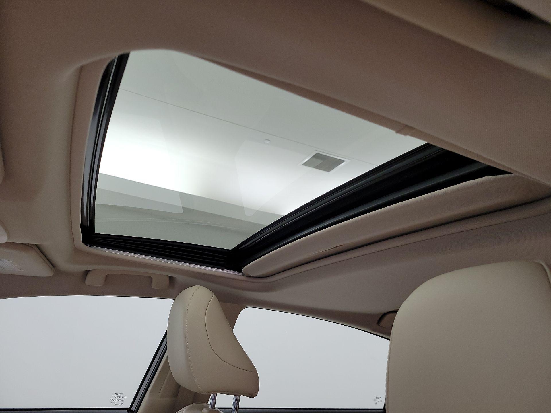 Thumbnail: 2019 Toyota Avalon - 20
