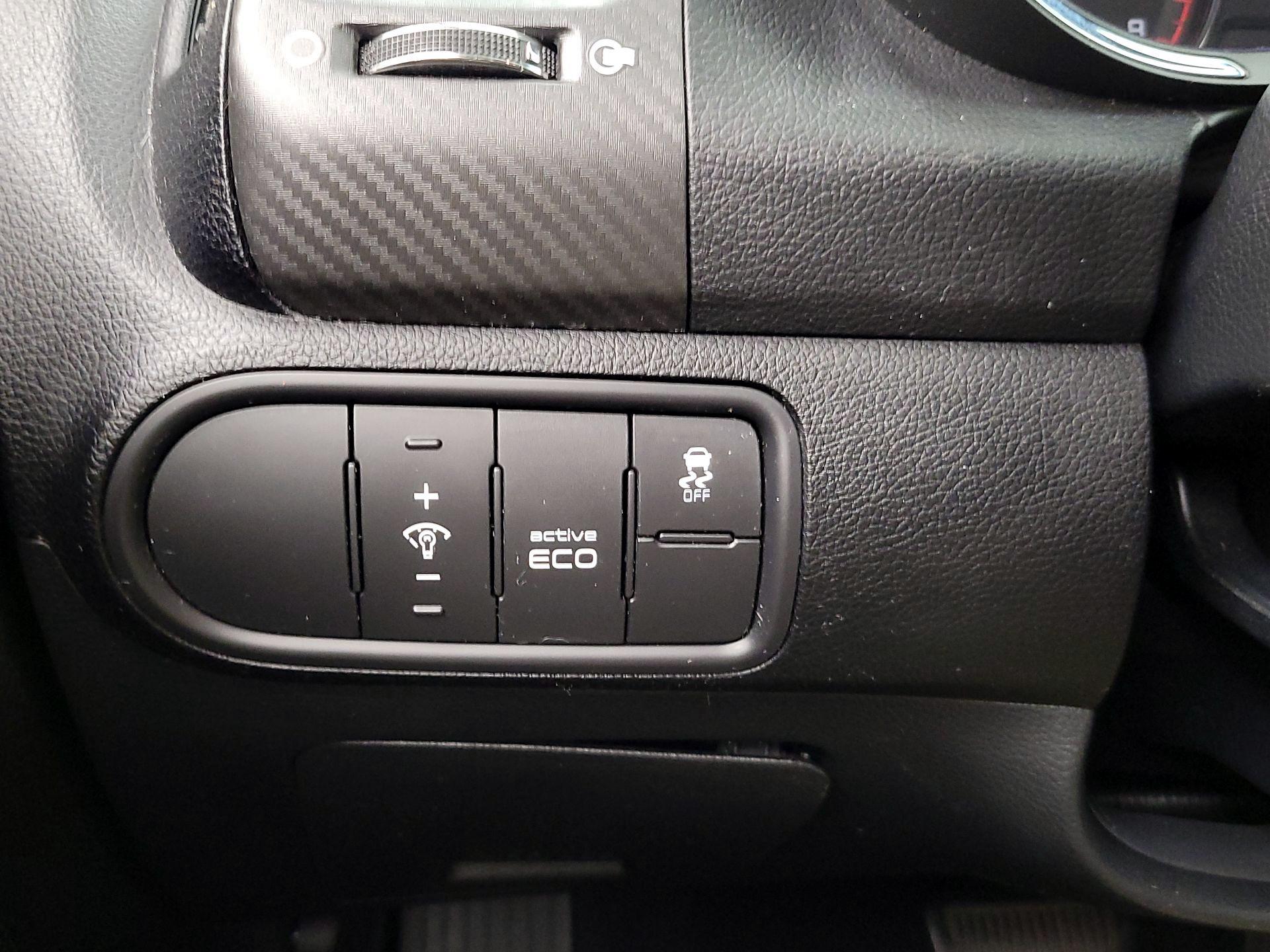 Thumbnail: 2016 Kia Forte - 13
