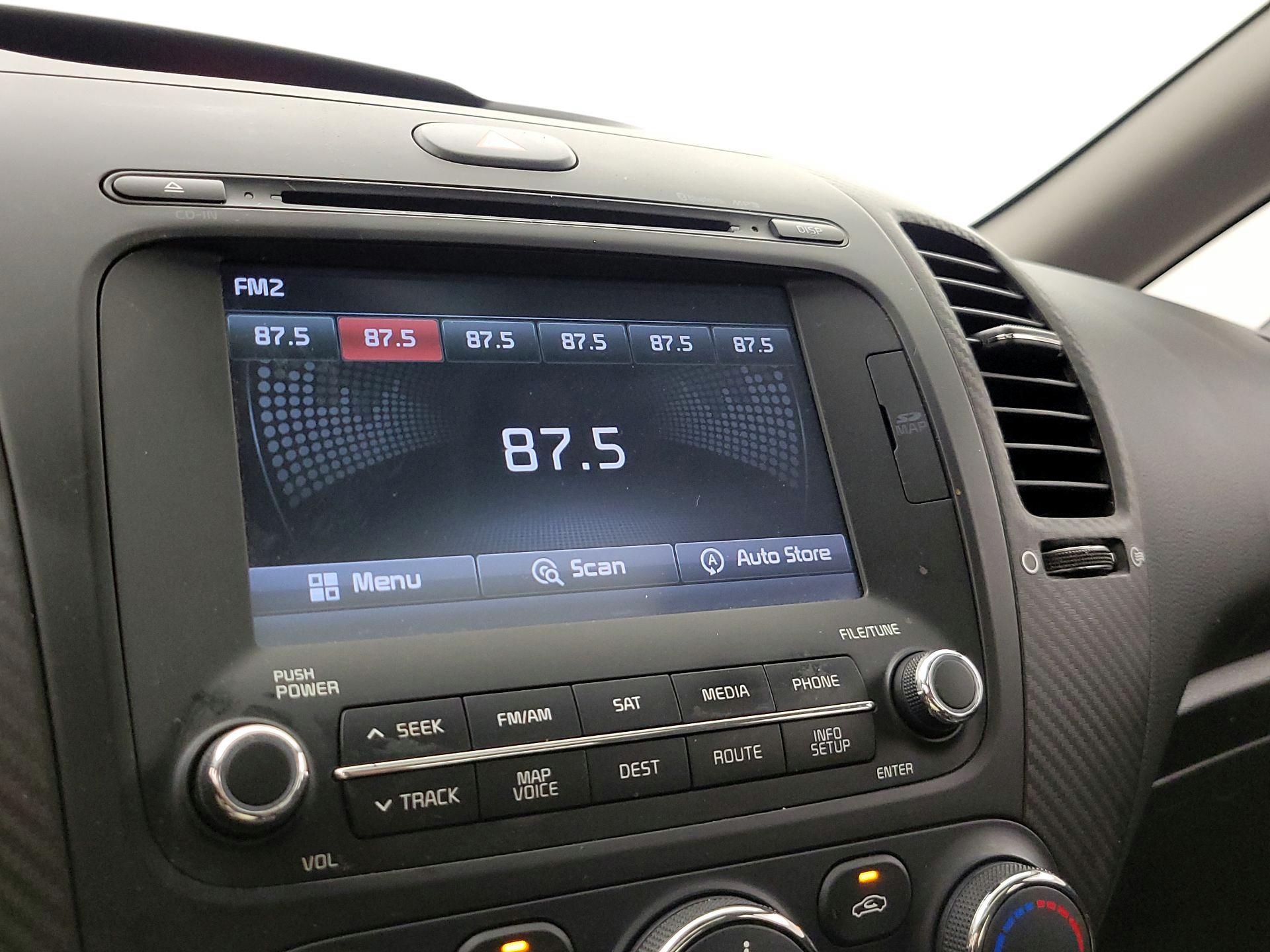 Thumbnail: 2016 Kia Forte - 16