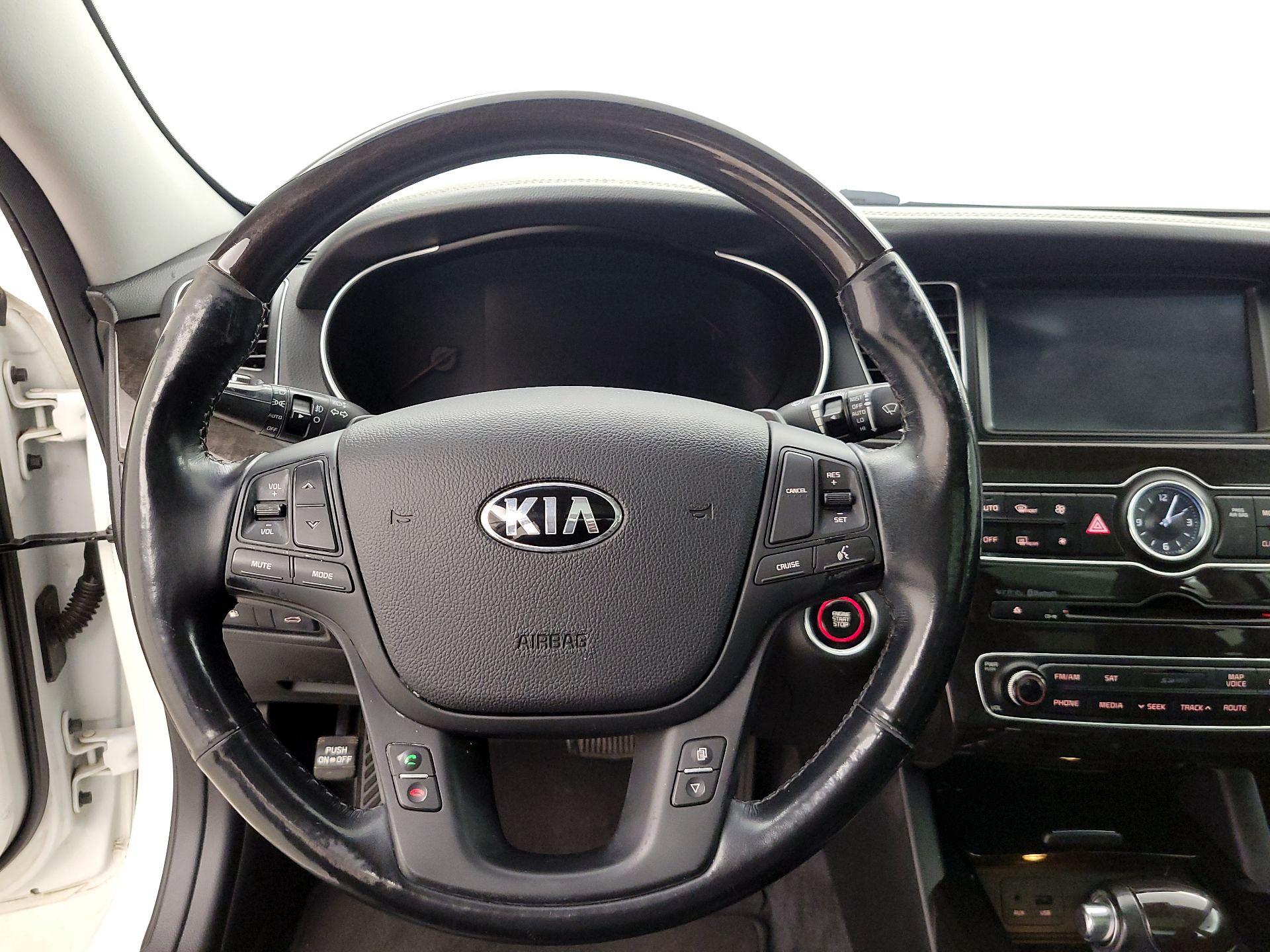 Thumbnail: 2015 Kia Cadenza - 10