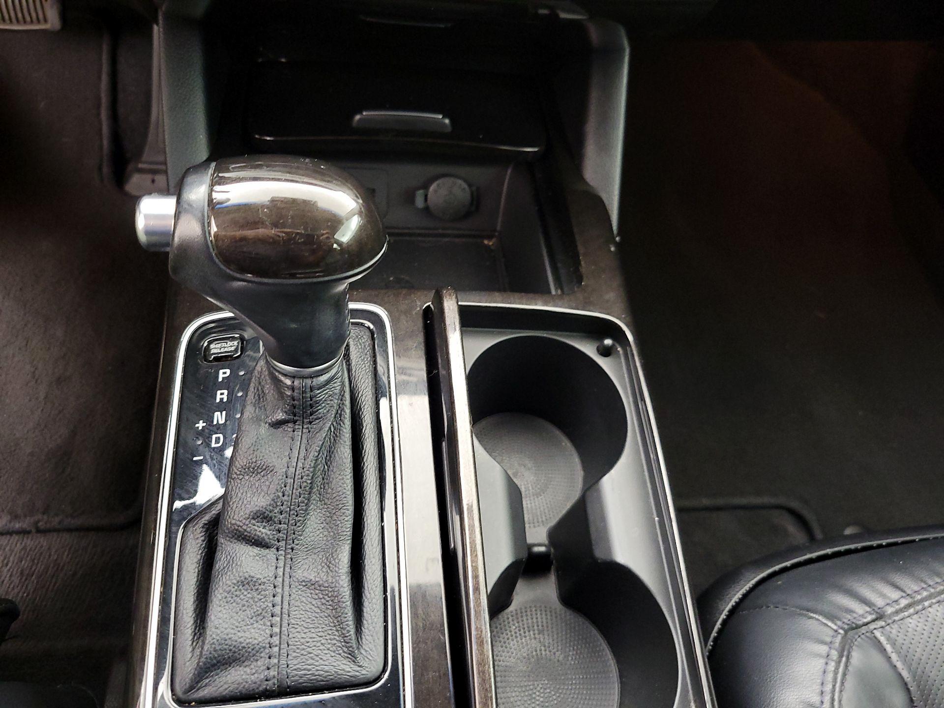Thumbnail: 2015 Kia Cadenza - 18