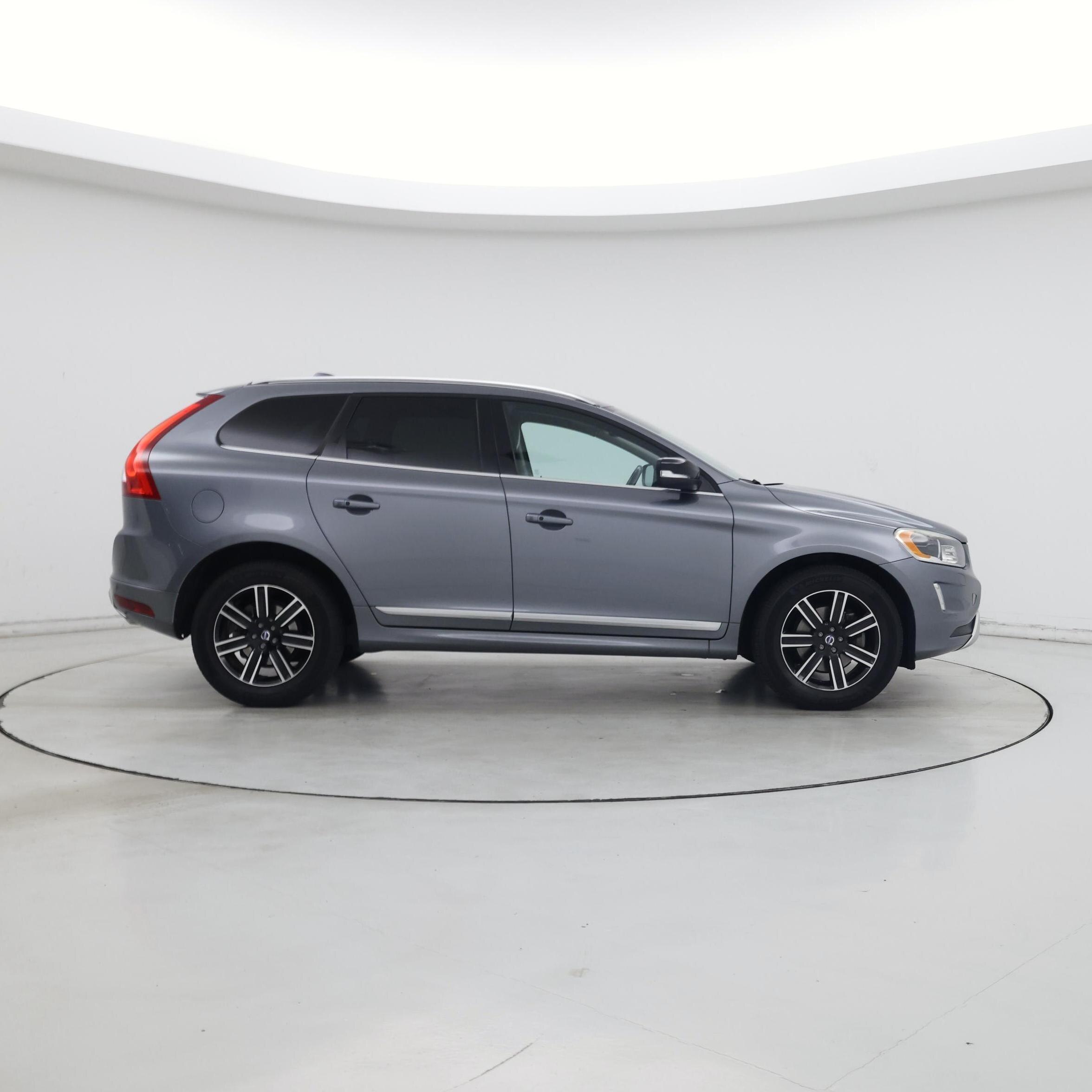 Thumbnail: 2017 Volvo XC60 - 7