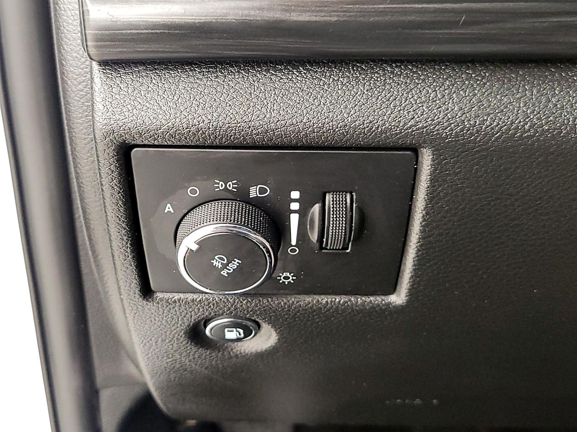 Thumbnail: 2020 Jeep Grand Cherokee - 13