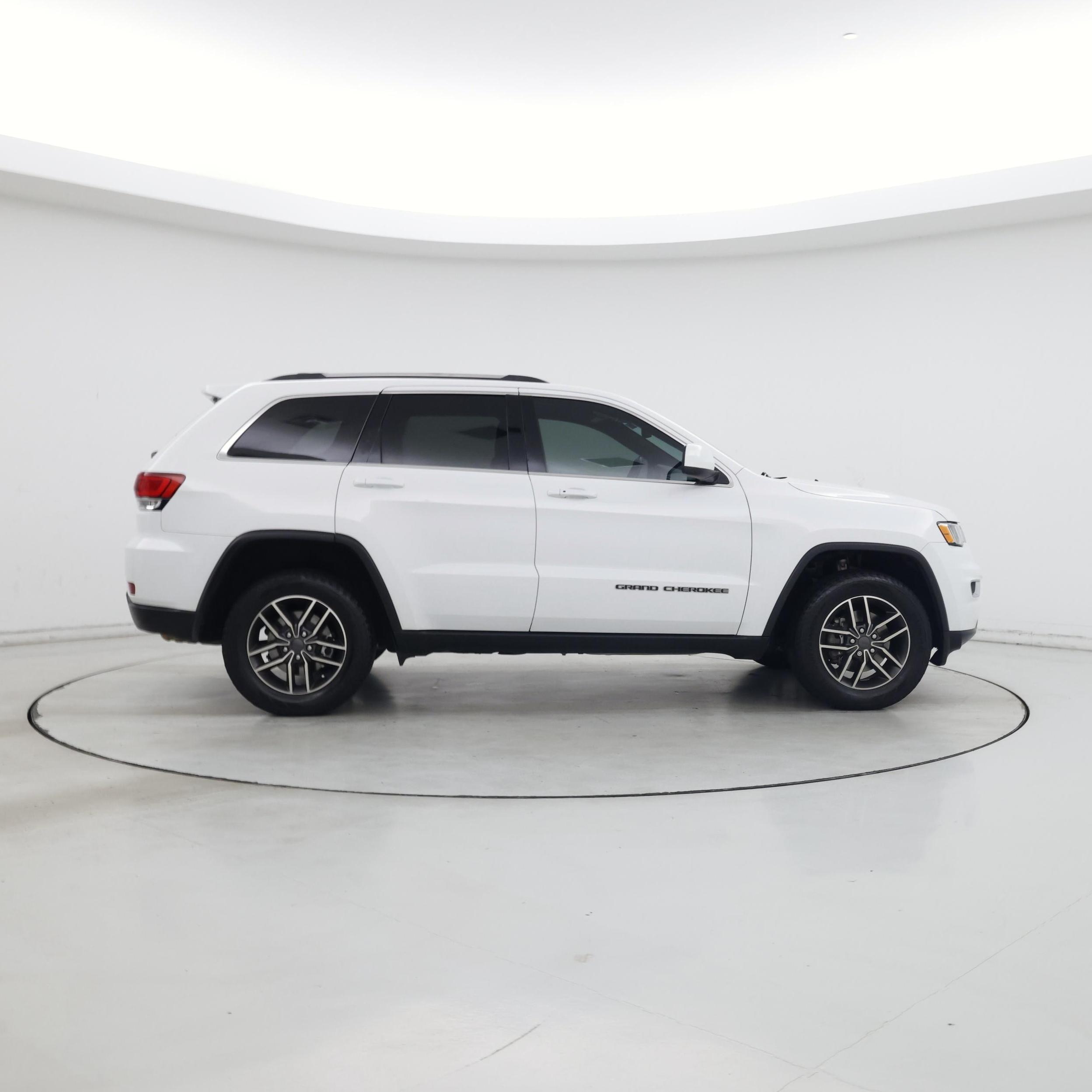 Thumbnail: 2020 Jeep Grand Cherokee - 7