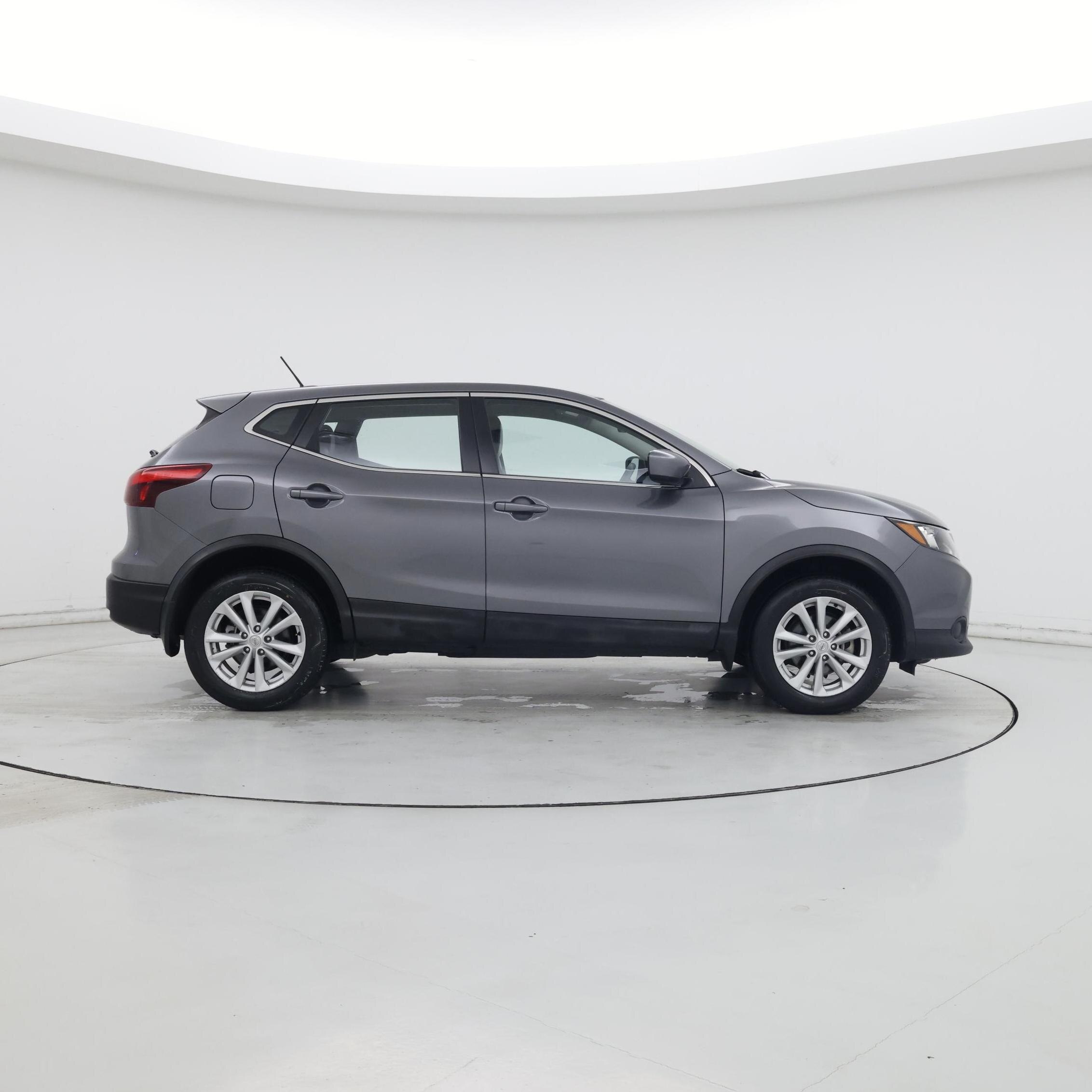 Thumbnail: 2017 Nissan Rogue Sport - 7