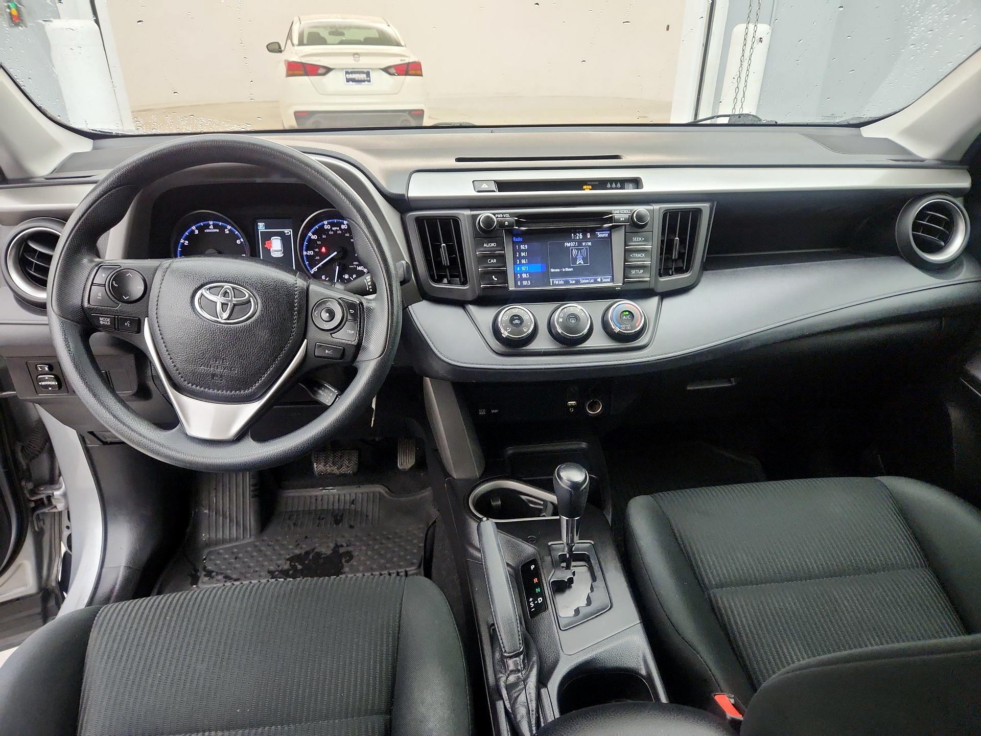 Thumbnail: 2018 Toyota RAV4 - 9