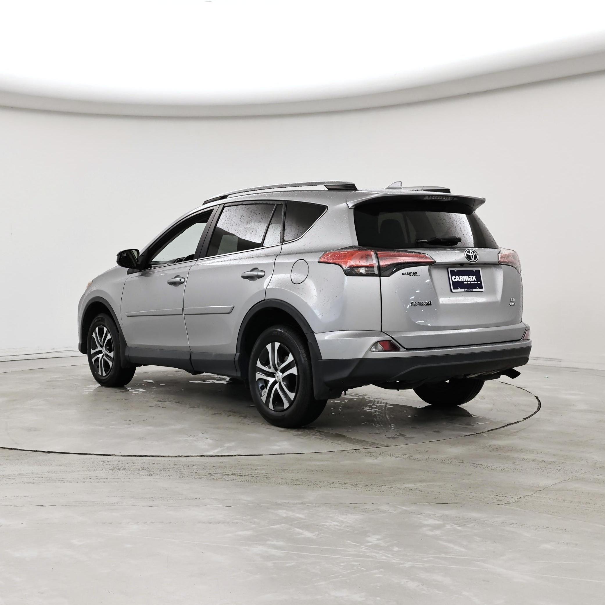 Thumbnail: 2018 Toyota RAV4 - 2