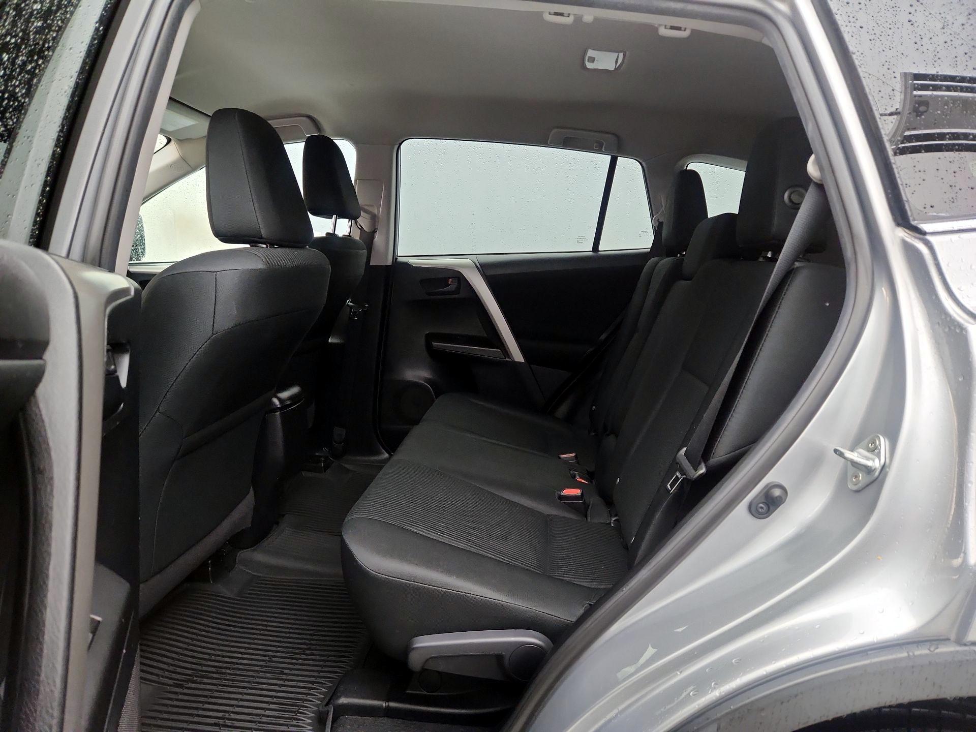 Thumbnail: 2018 Toyota RAV4 - 19